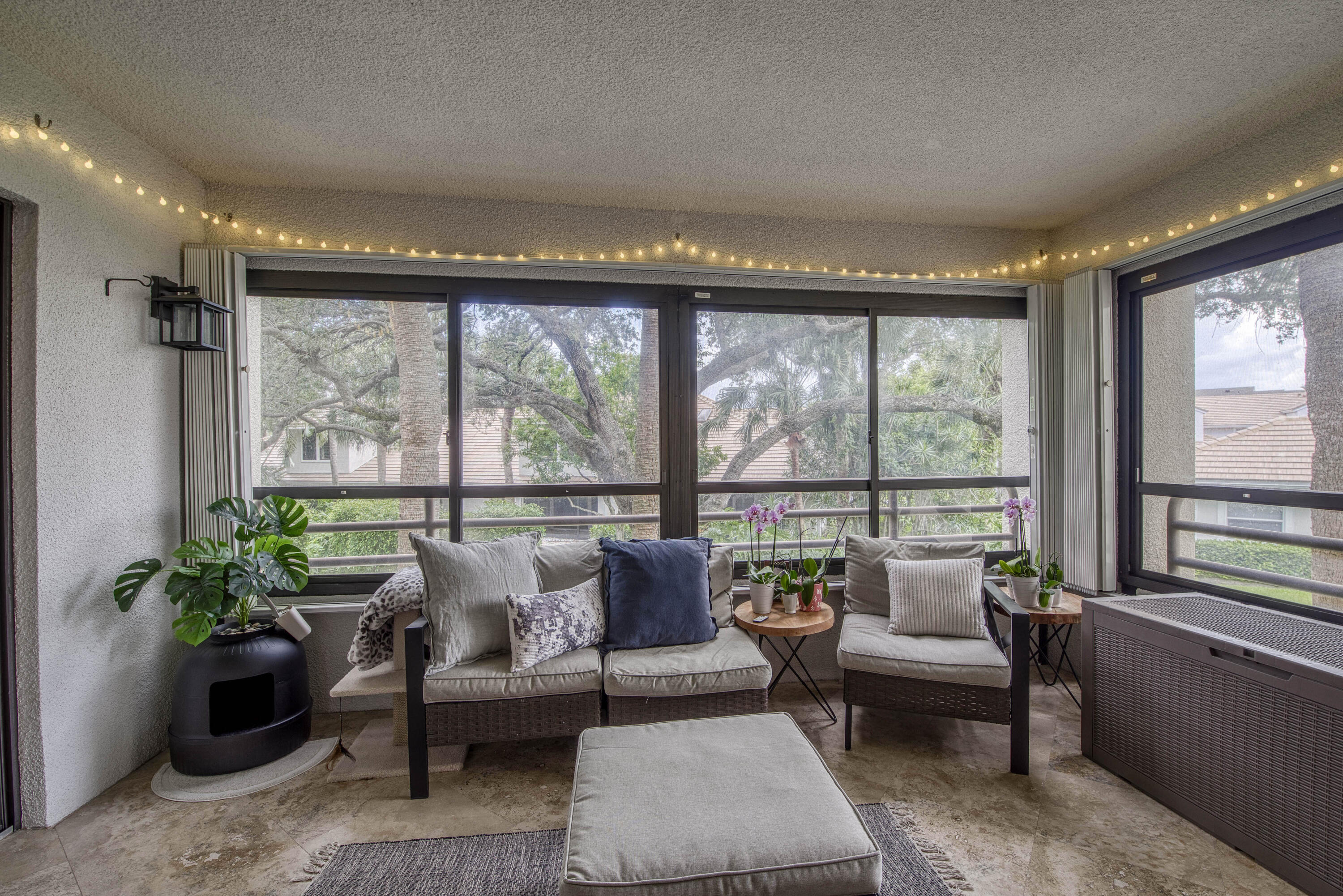 Oak Harbour Condo - Residential