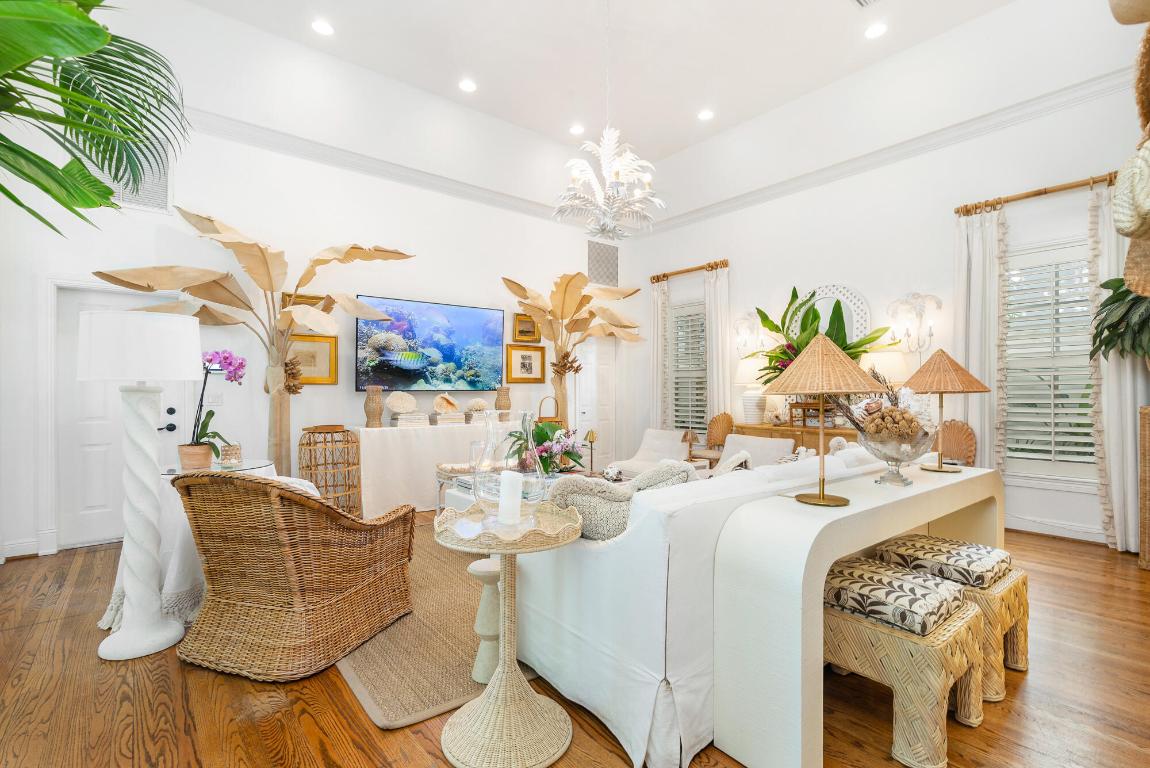 EDGEWATER - Residential