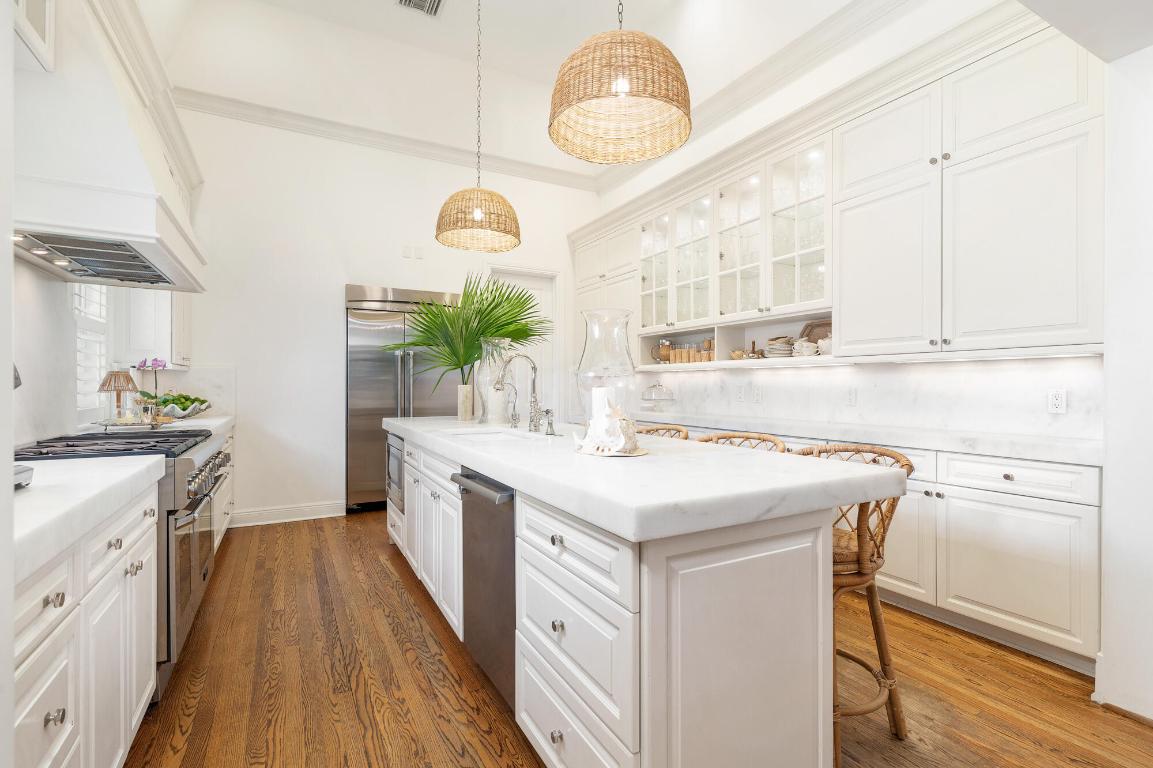 EDGEWATER - Residential