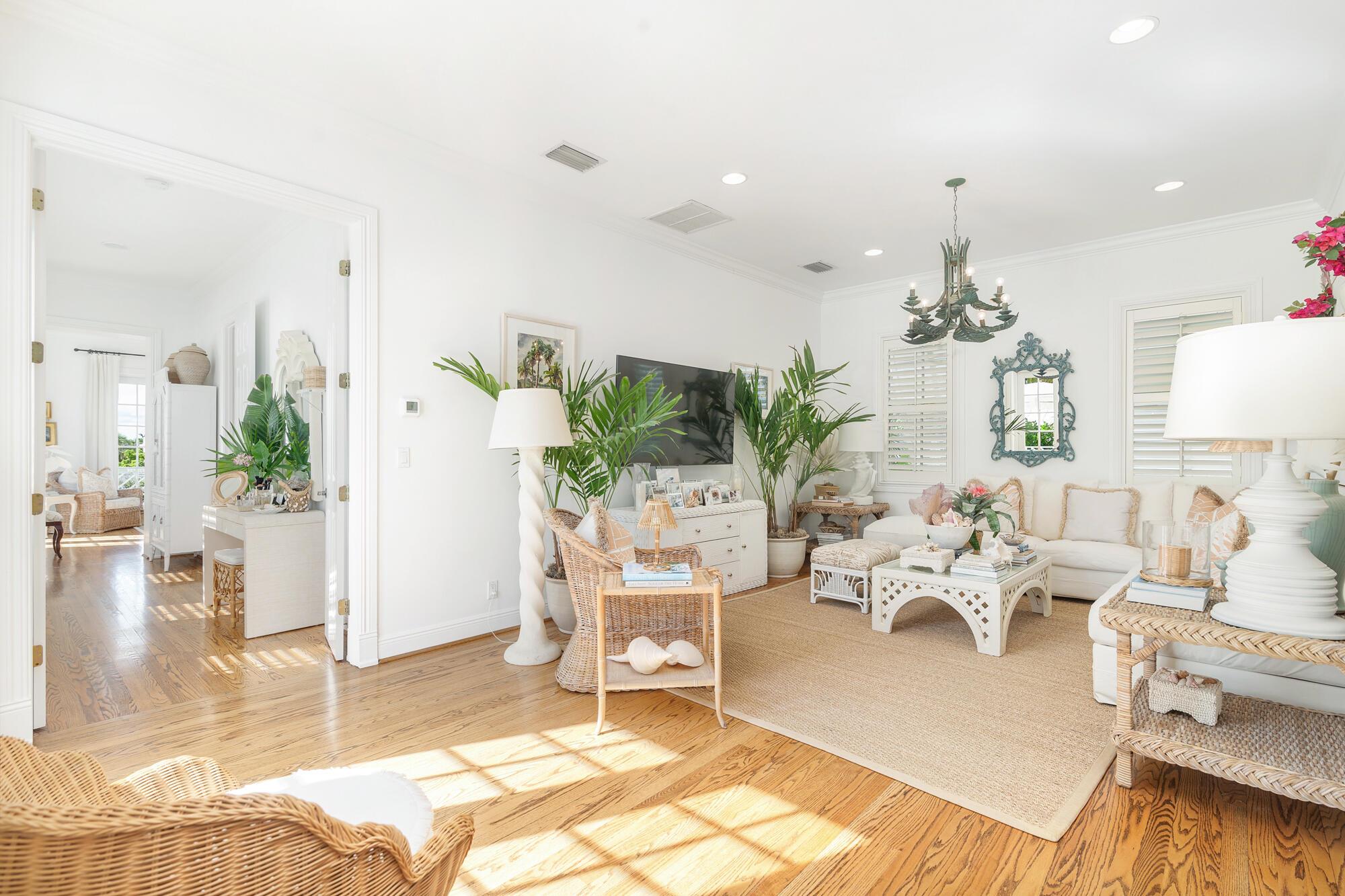 EDGEWATER - Residential