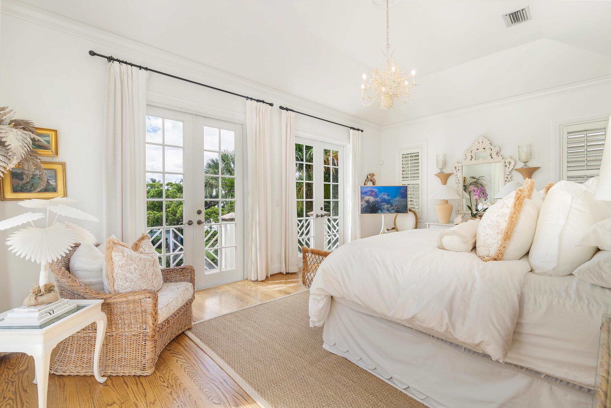 EDGEWATER - Residential