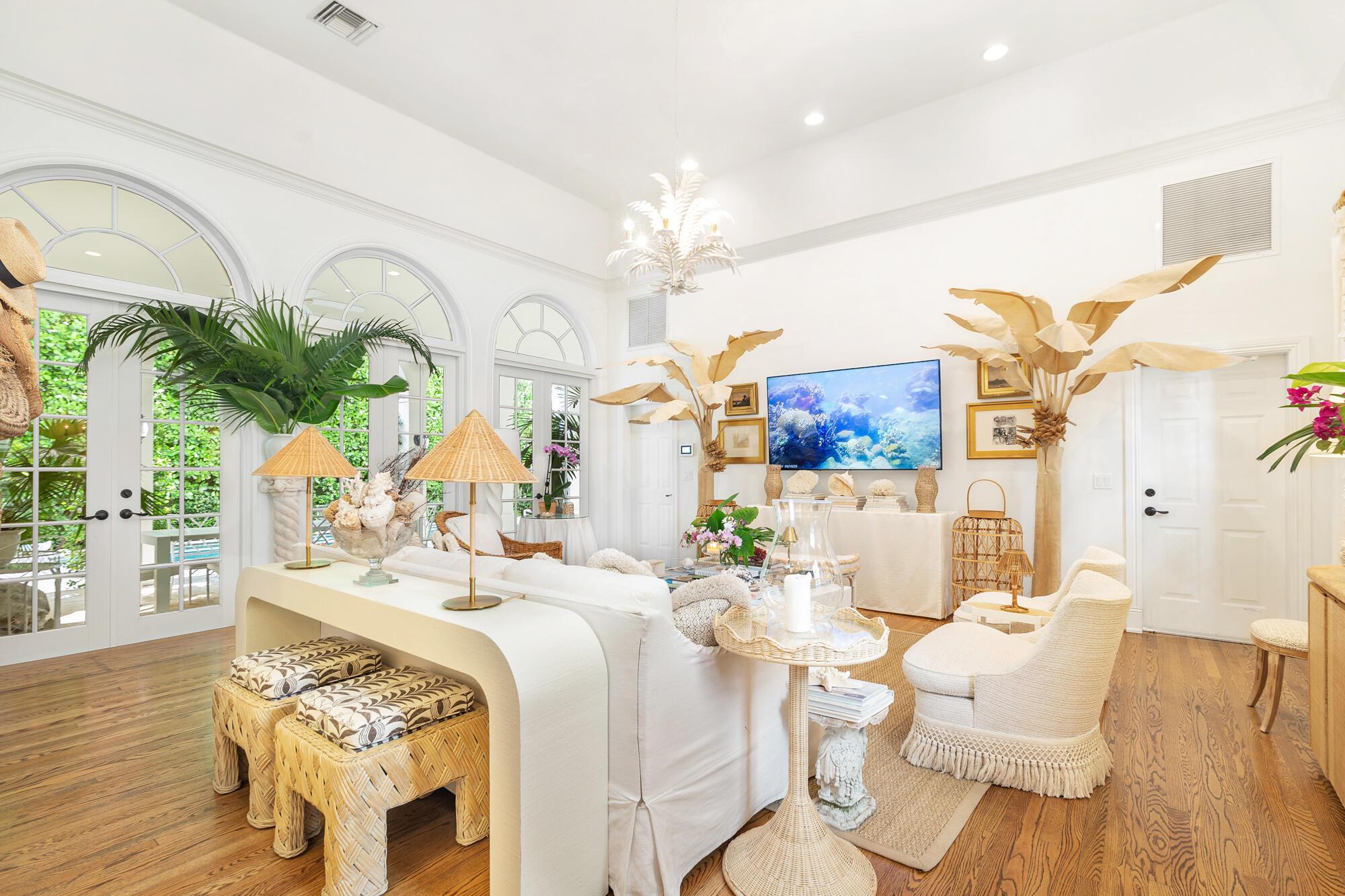 EDGEWATER - Residential