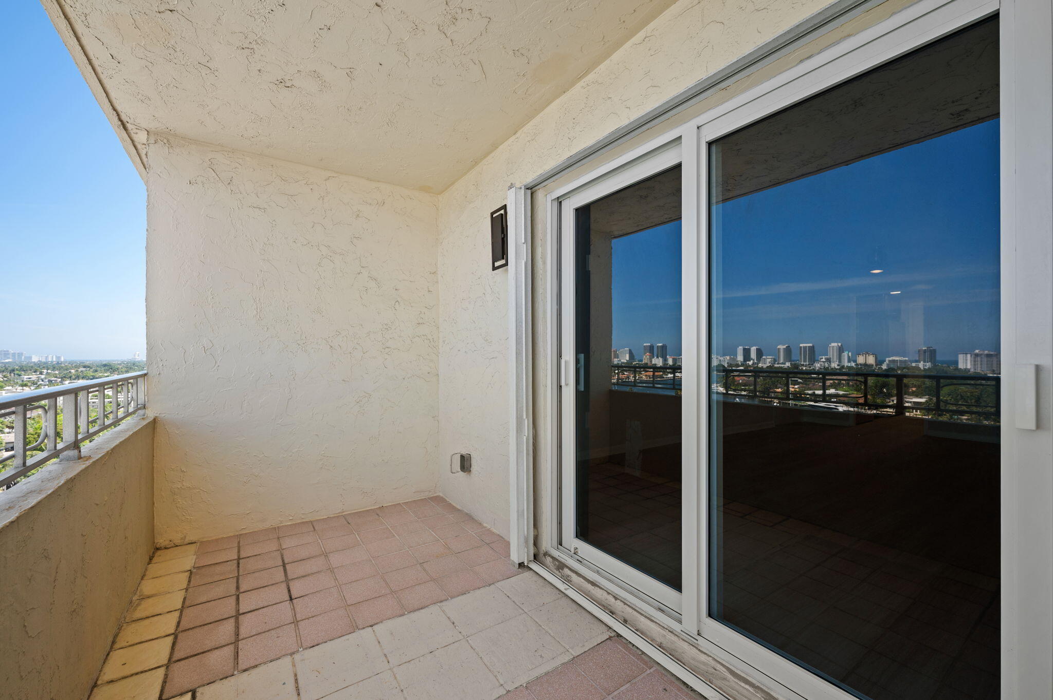 VICTORIA PARK TOWER CONDO - Residential