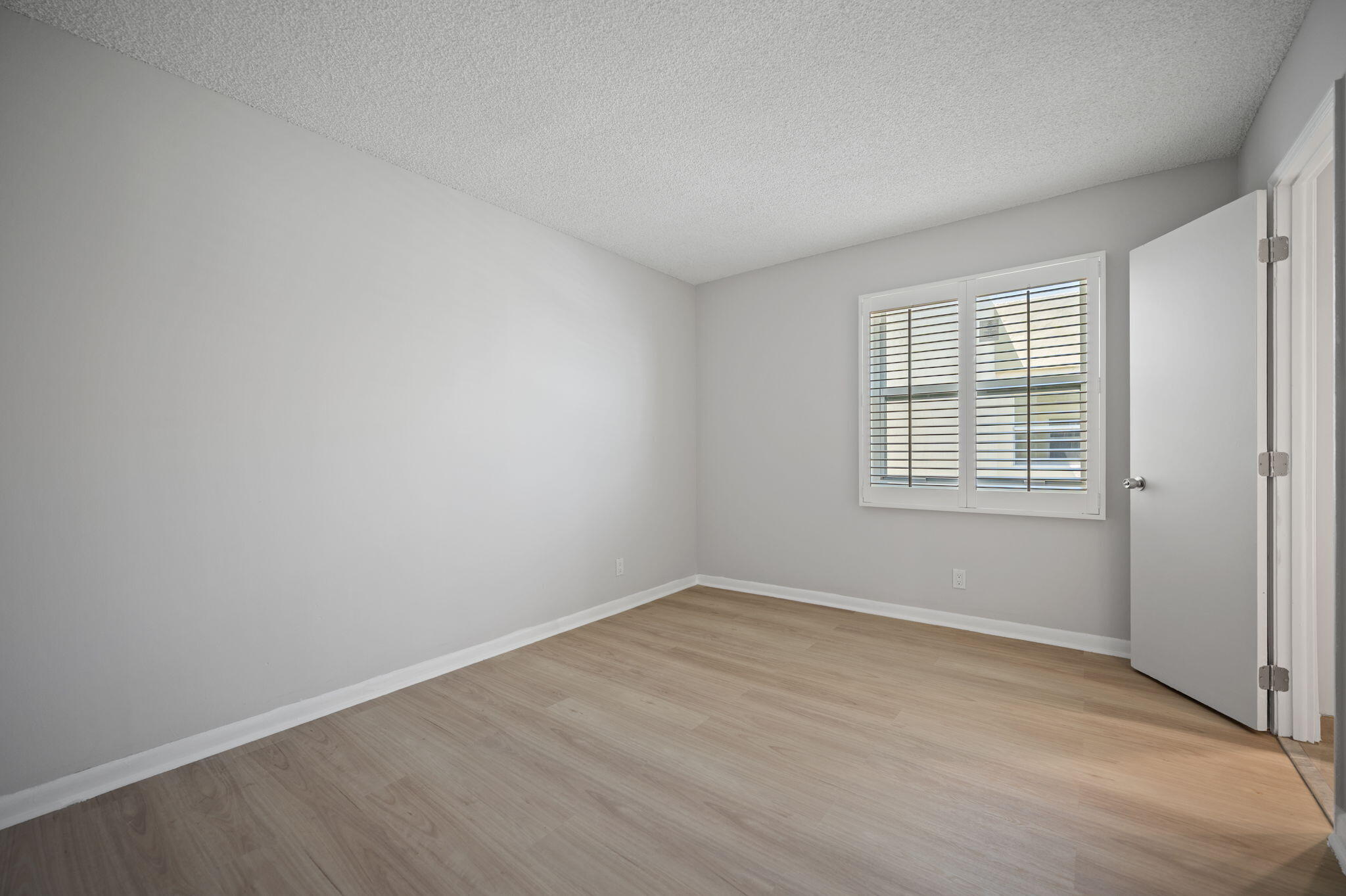 VICTORIA PARK TOWER CONDO - Residential