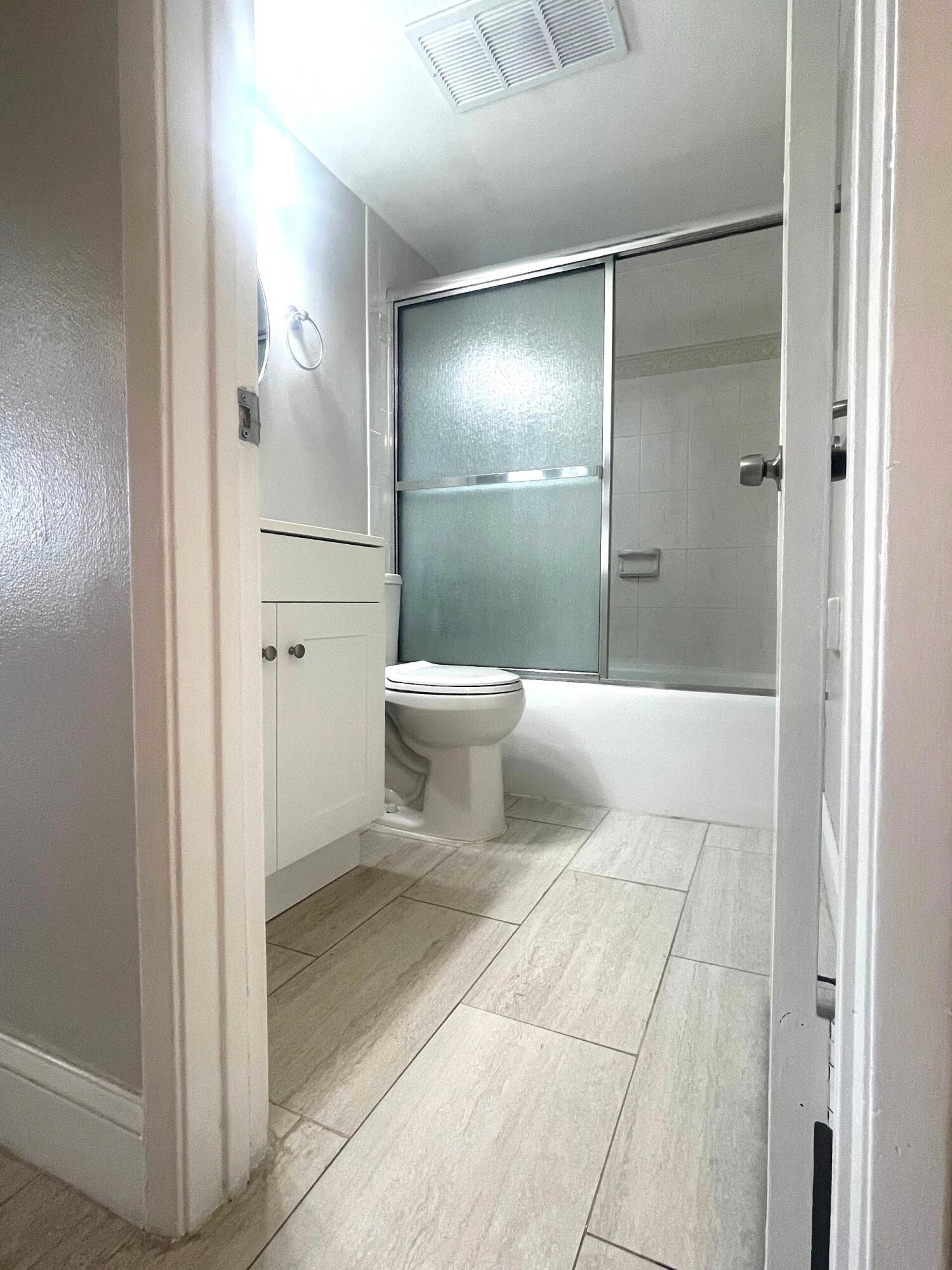 VILLAGE GREEN BUCKINGHAM COND - Residential