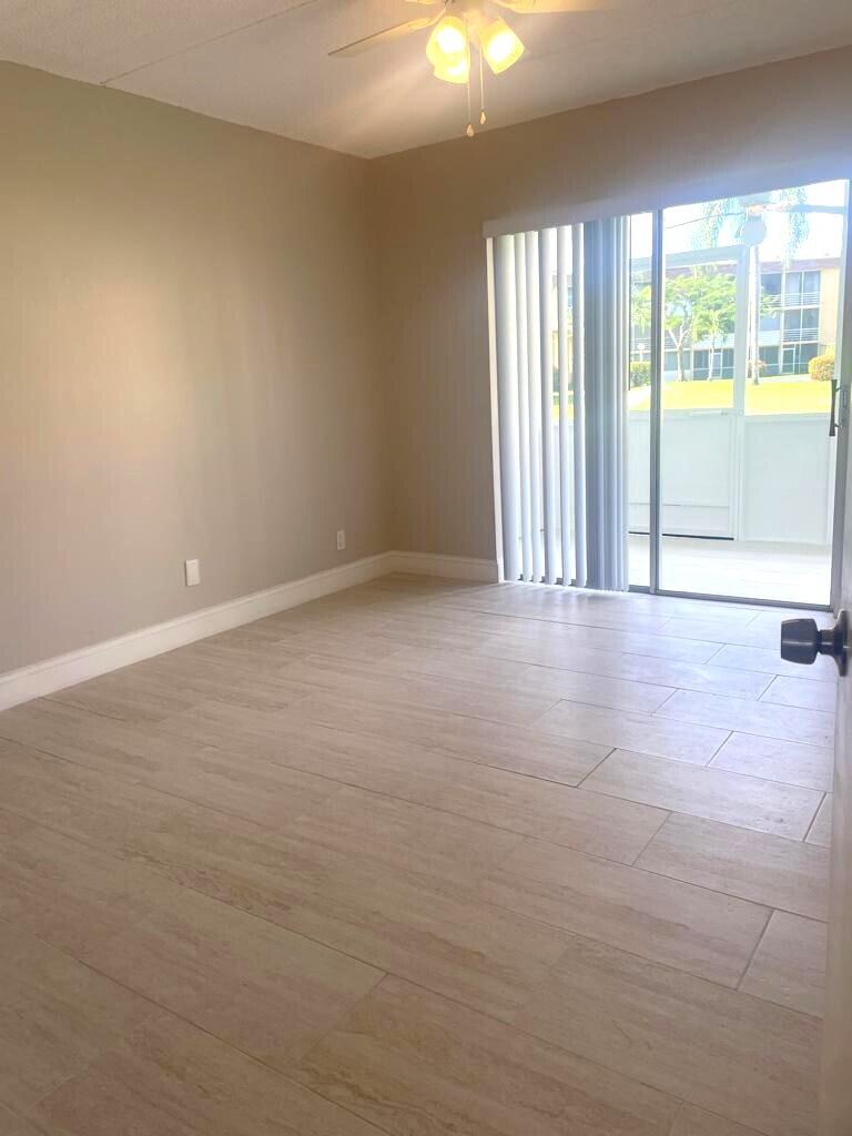 VILLAGE GREEN BUCKINGHAM COND - Residential