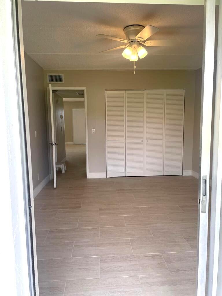 VILLAGE GREEN BUCKINGHAM COND - Residential