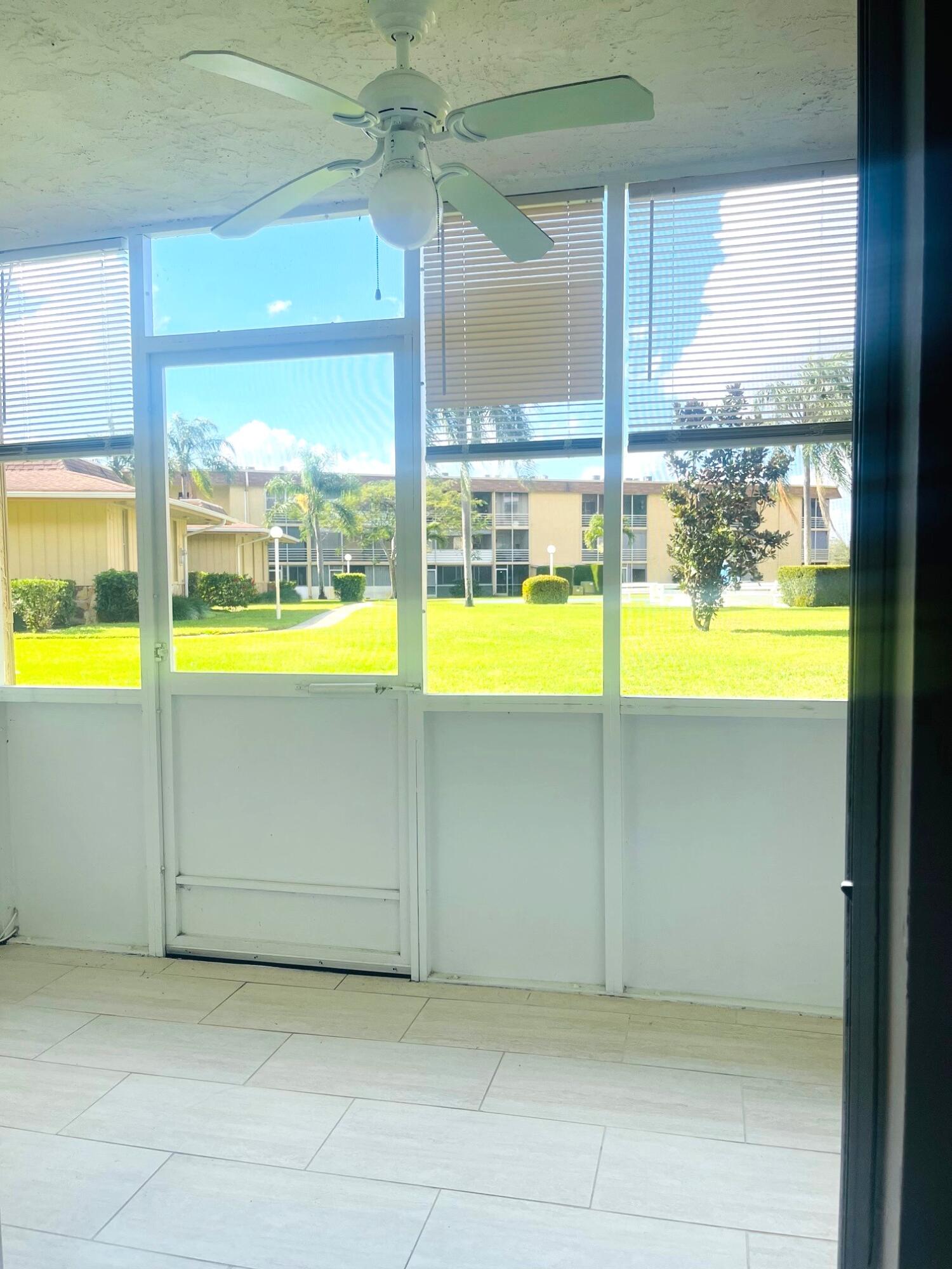 VILLAGE GREEN BUCKINGHAM COND - Residential