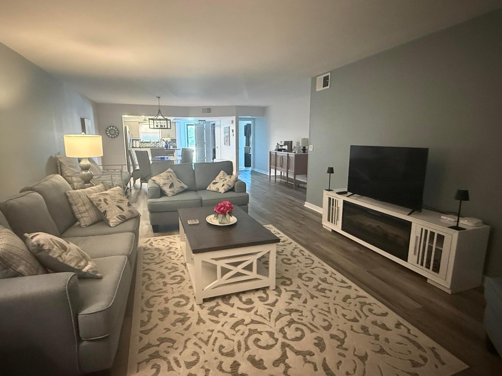 Photo of 300 N HIGHWAY A1A #202D, Jupiter, FL 33477 (MLS # B26078163)