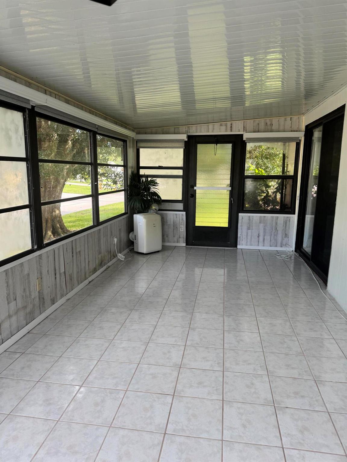 Spanish Lakes Country Clu - Residential