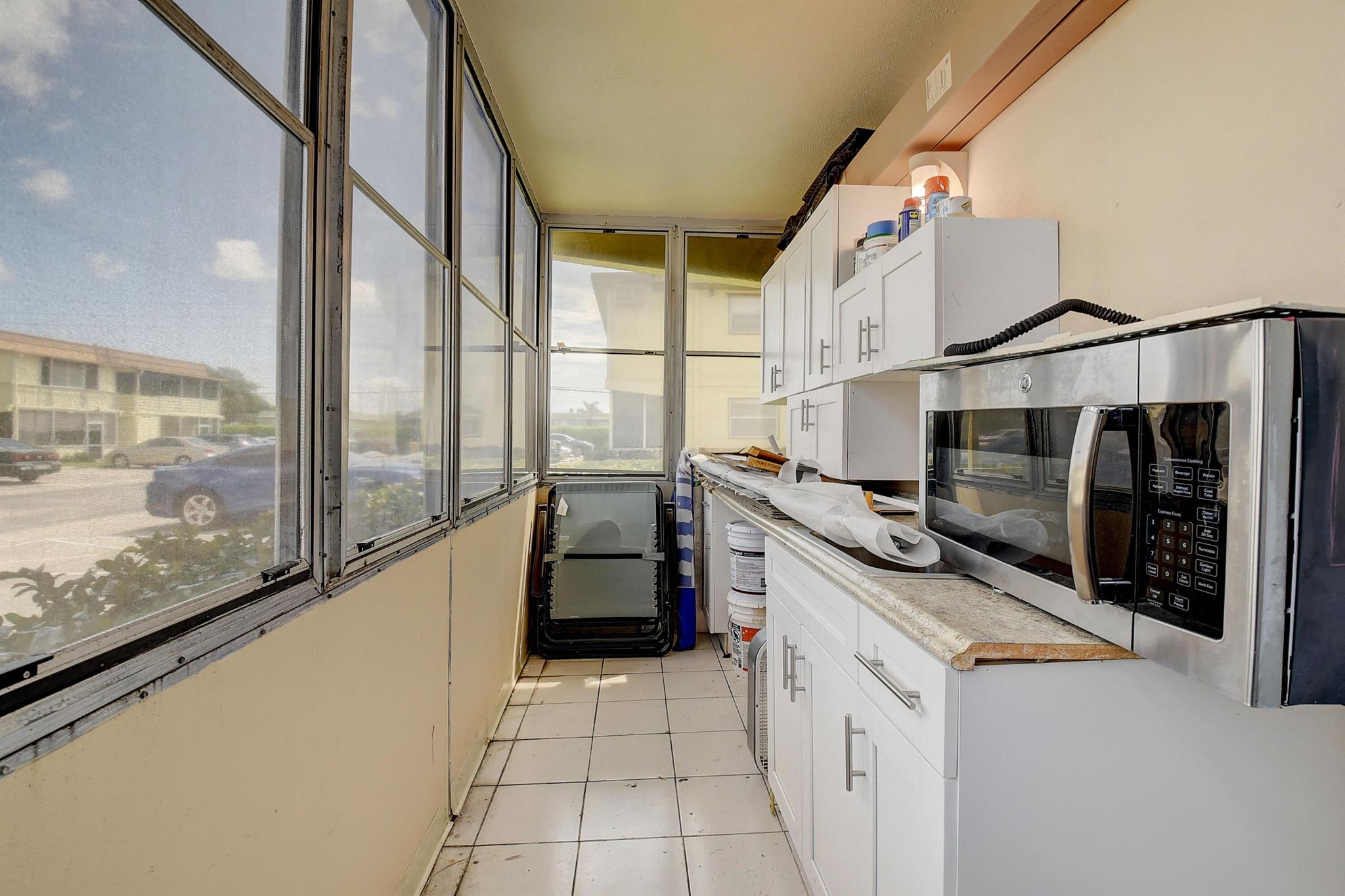 KINGS POINT SAXONY CONDOS - Residential