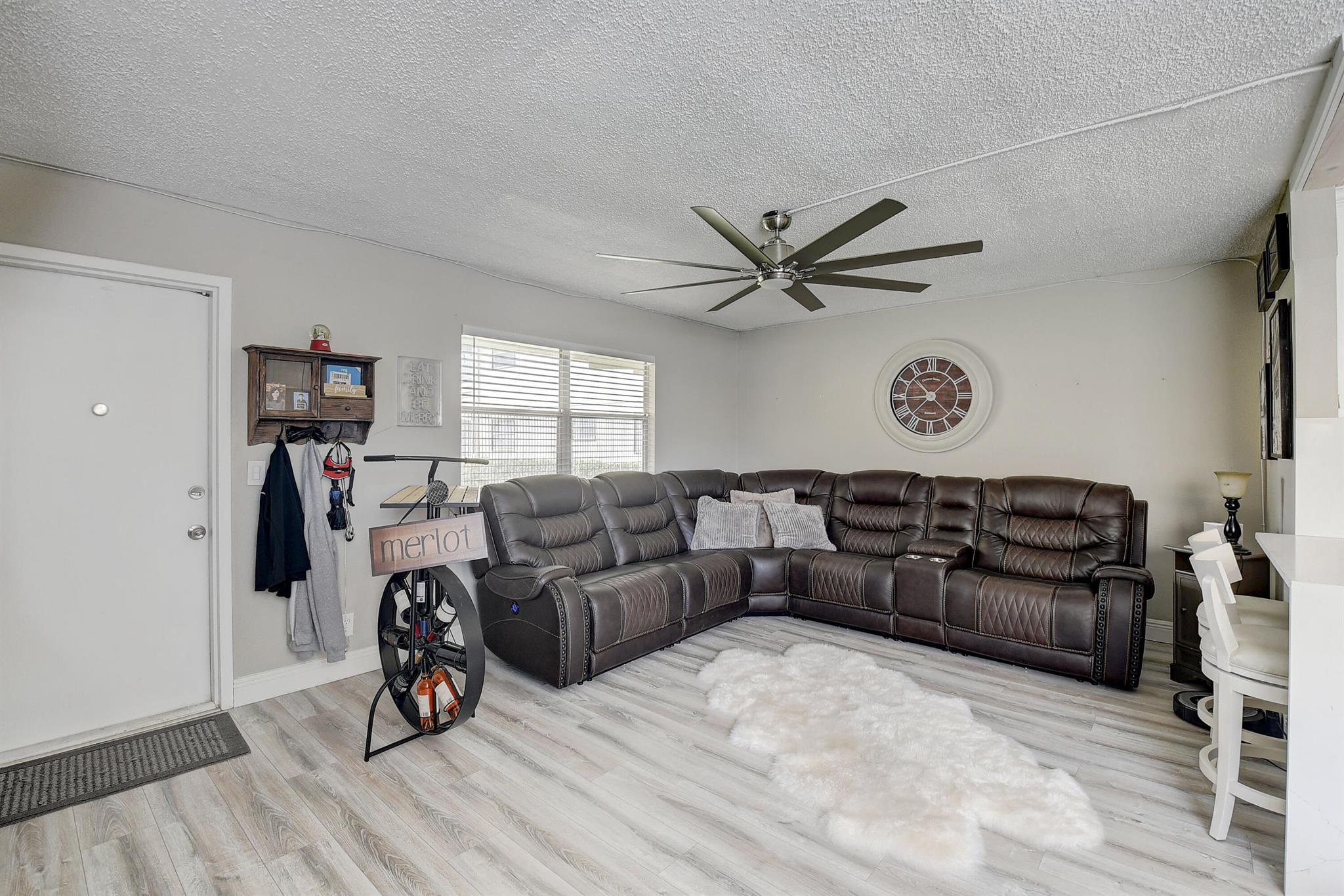 KINGS POINT SAXONY CONDOS - Residential