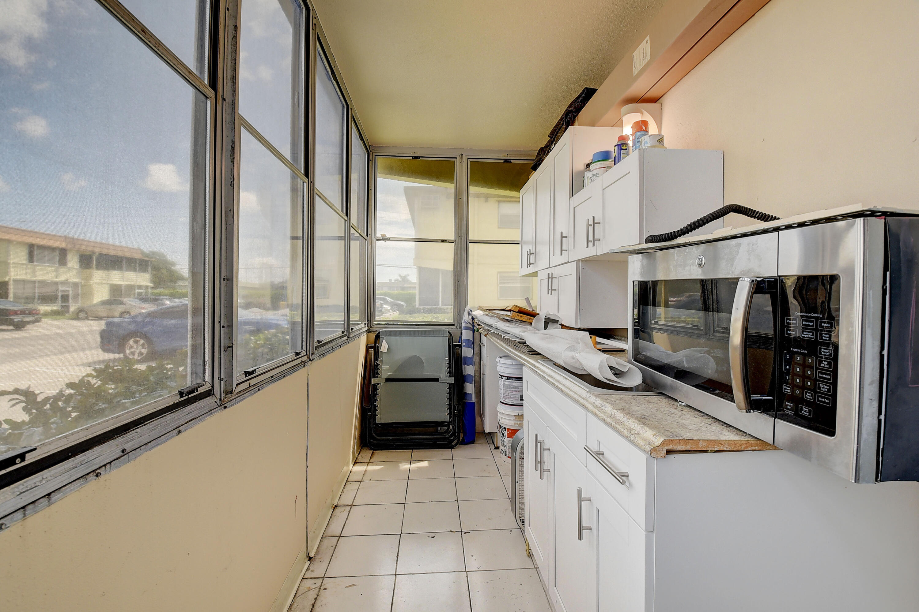 KINGS POINT SAXONY CONDOS - Residential