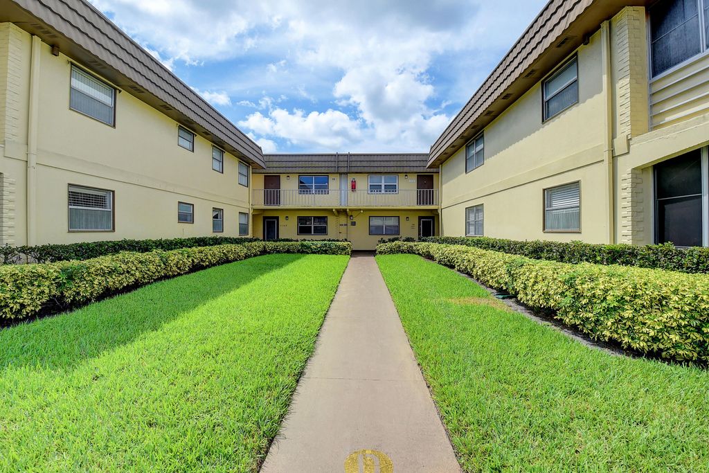 Photo of 151 Saxony D #151, Delray Beach, FL 33446 (MLS # R11144083)