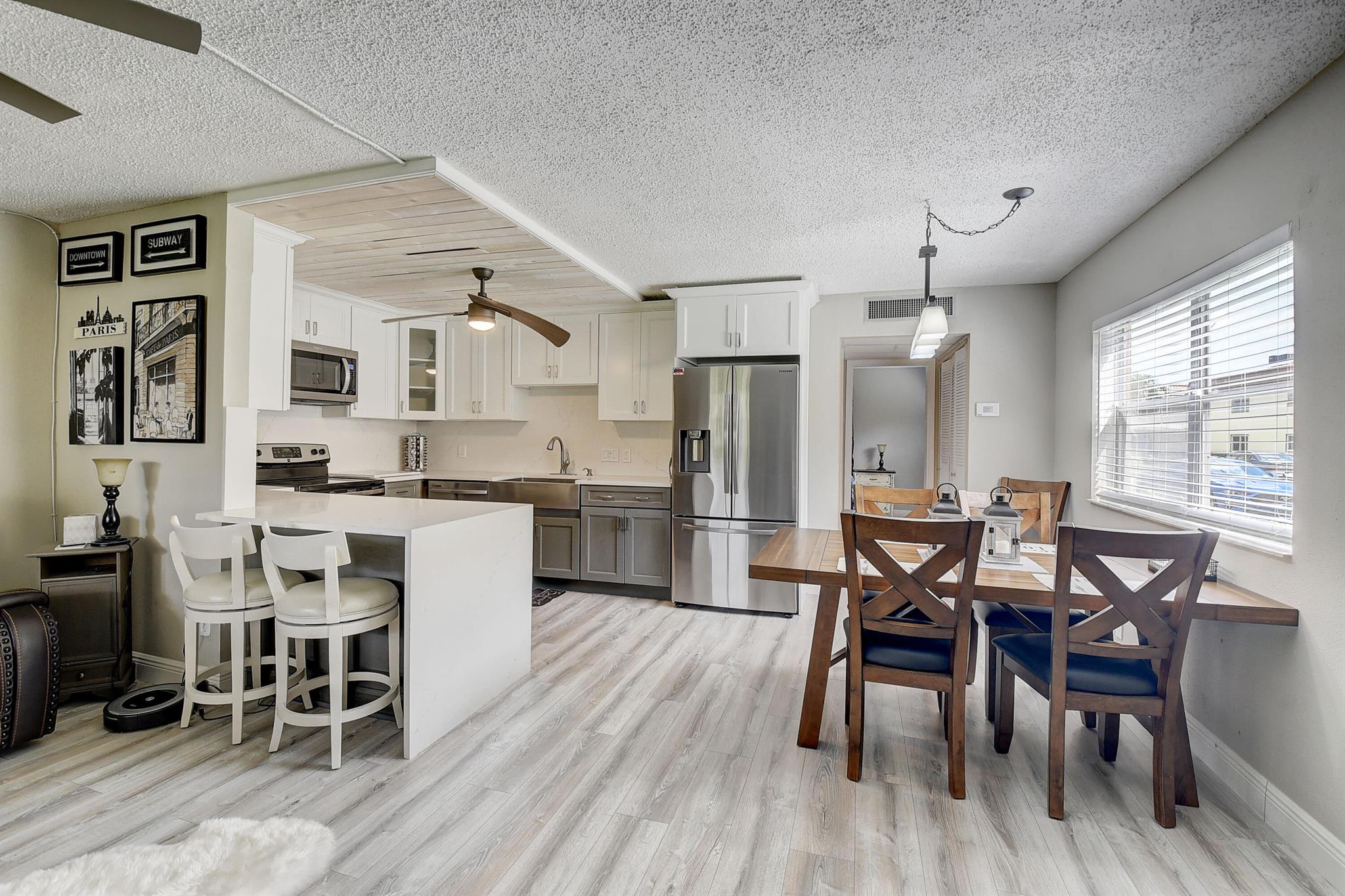 KINGS POINT SAXONY CONDOS - Residential