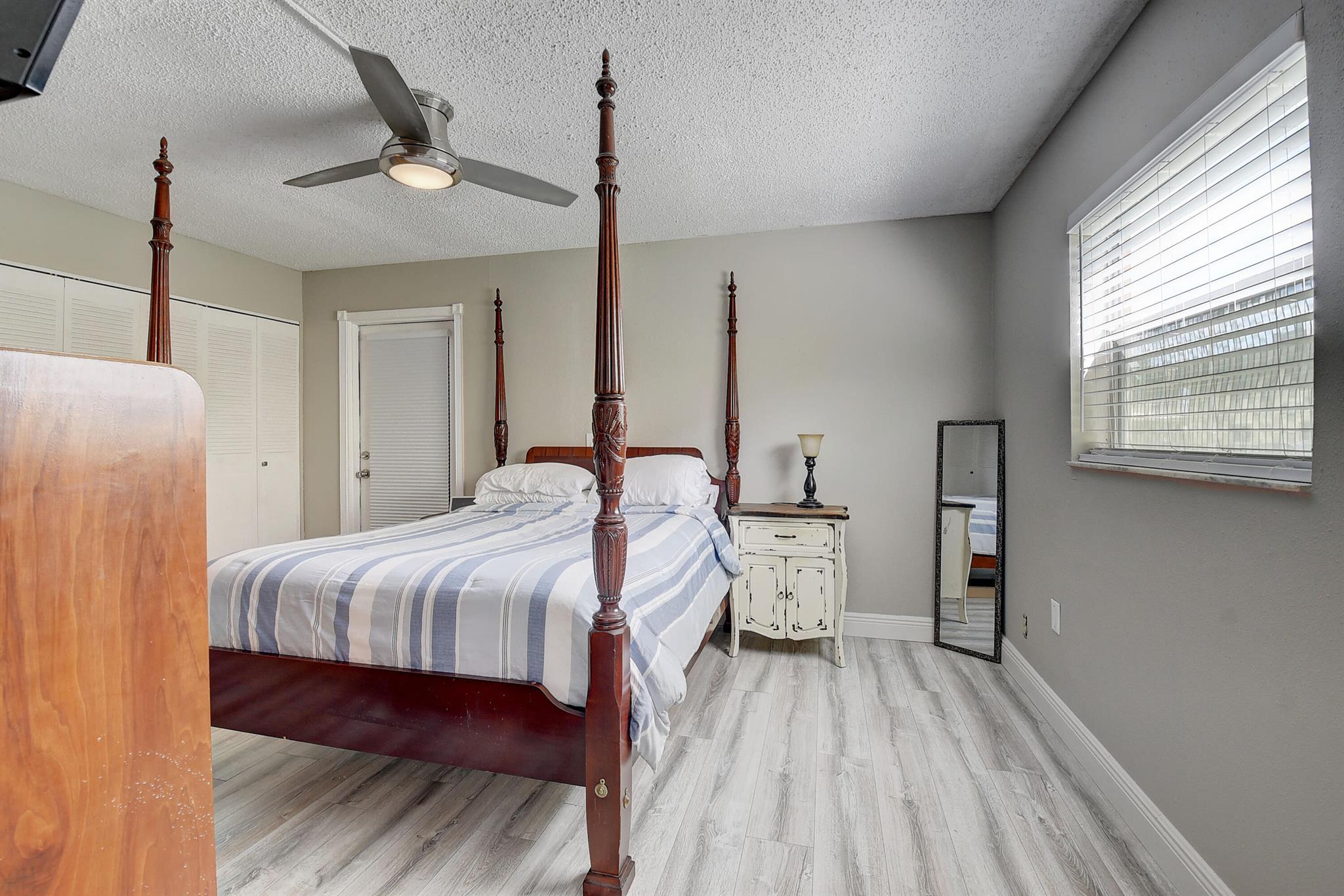 KINGS POINT SAXONY CONDOS - Residential