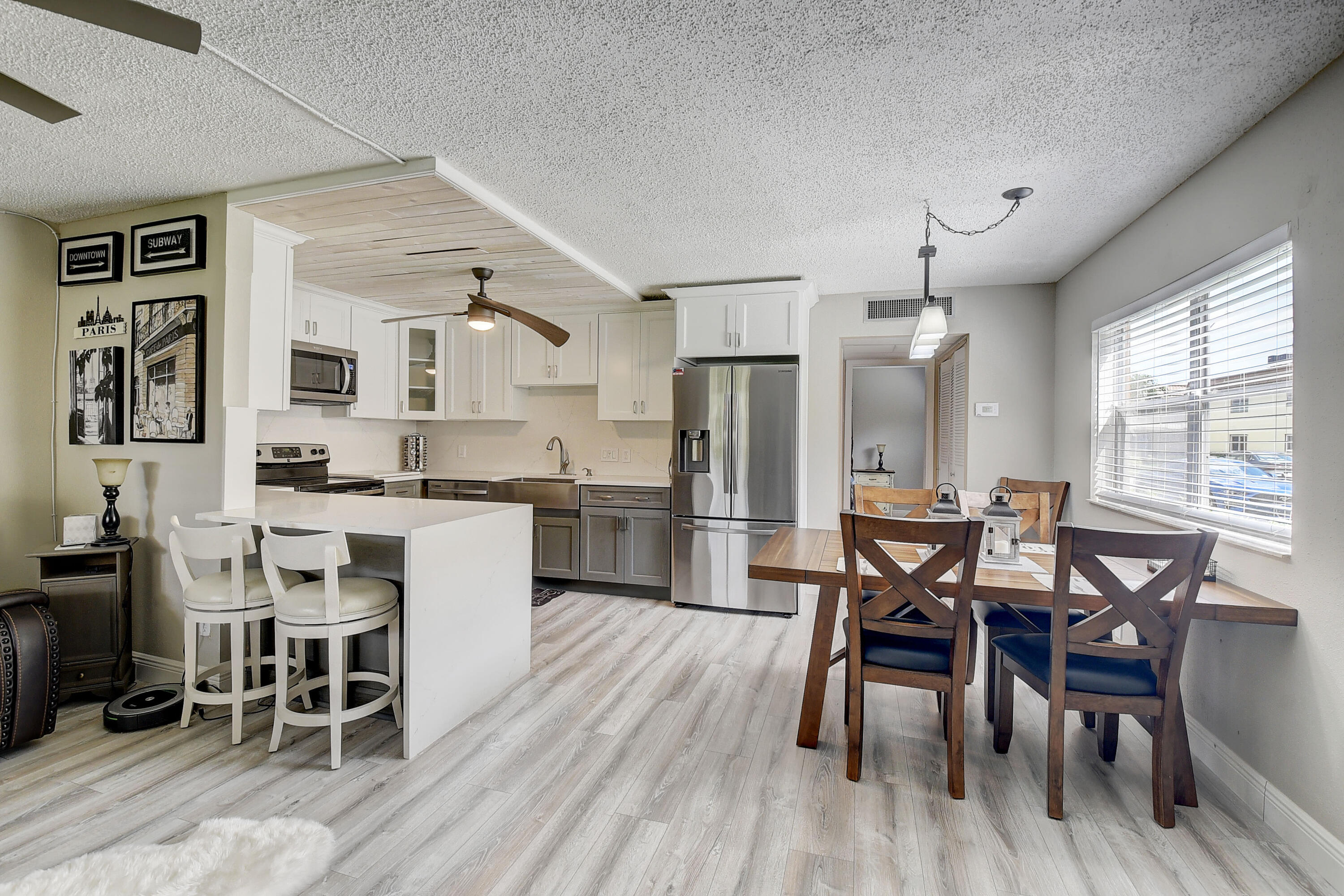 KINGS POINT SAXONY CONDOS - Residential