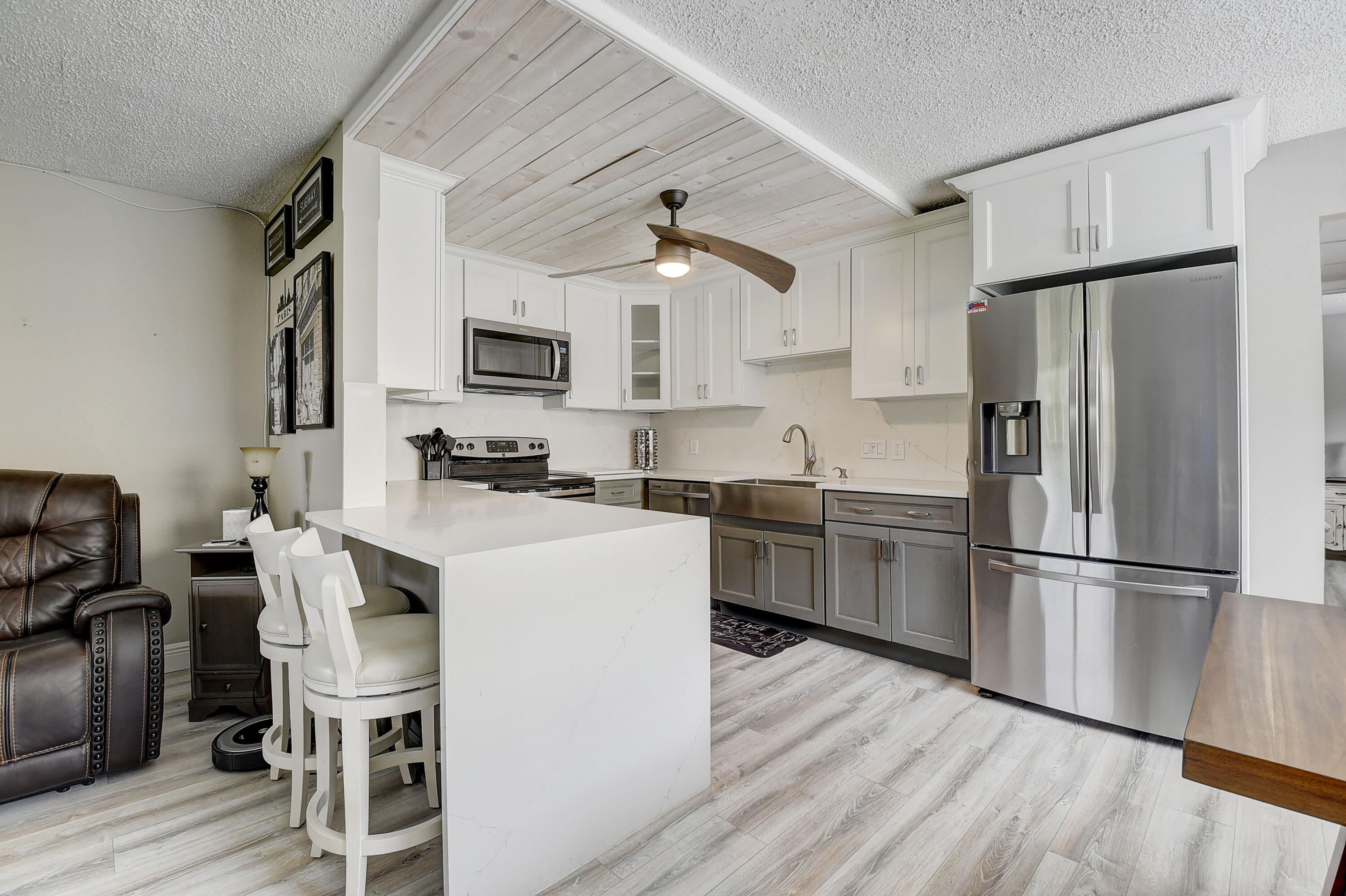 KINGS POINT SAXONY CONDOS - Residential