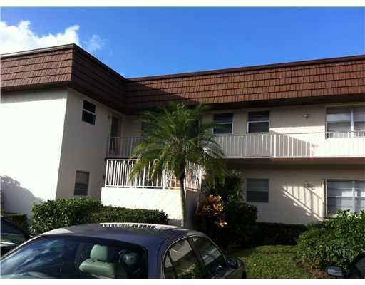 1st floor condo, no stairs in 55+ community! Guest 1/2 bath, walk-in master closet, enclosed patio. Rent includes water, basic cable, trash removal. Close to pool, clubhouse, and laundry facility. Community is convenient to turnpike, shopping, airport, etc.