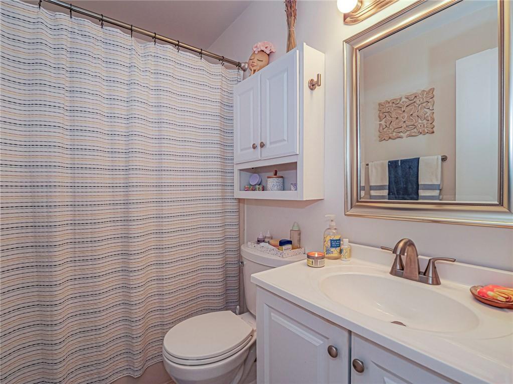 VISTA ROYALE PHASE IV BLDGS 83-111 - Residential