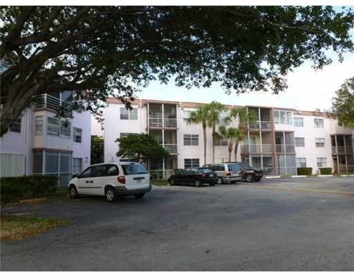 VERY DESIRABLE LOCATION FOR RENTAL .GREAT FOR SINGLE TENANT OR COUPLE