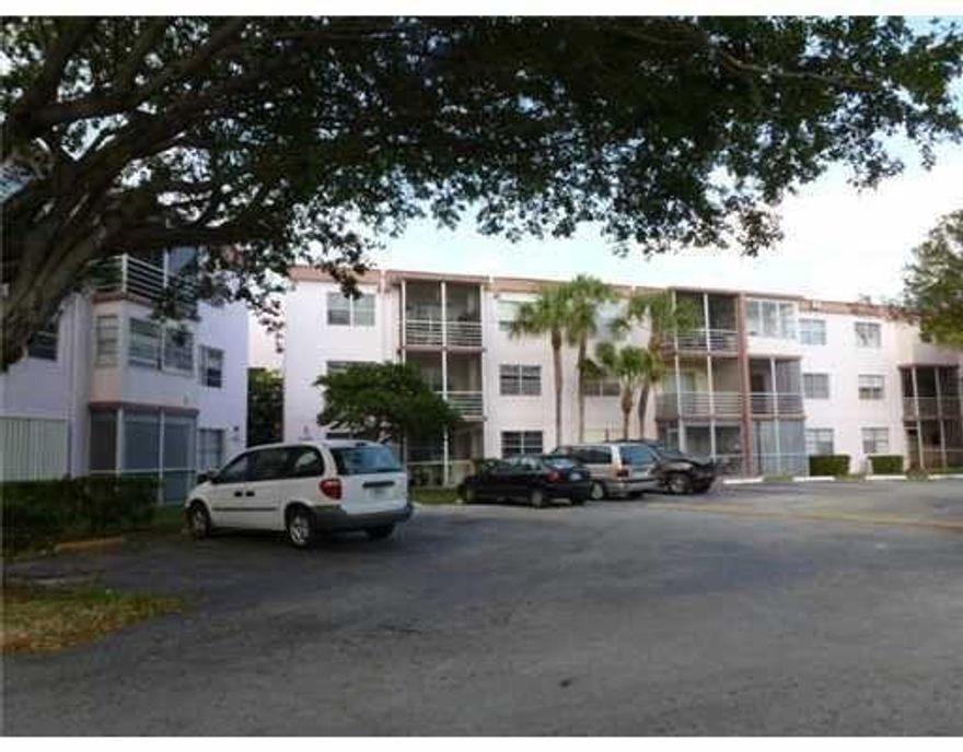 VERY DESIRABLE LOCATION FOR RENTAL .GREAT FOR SINGLE TENANT OR COUPLE