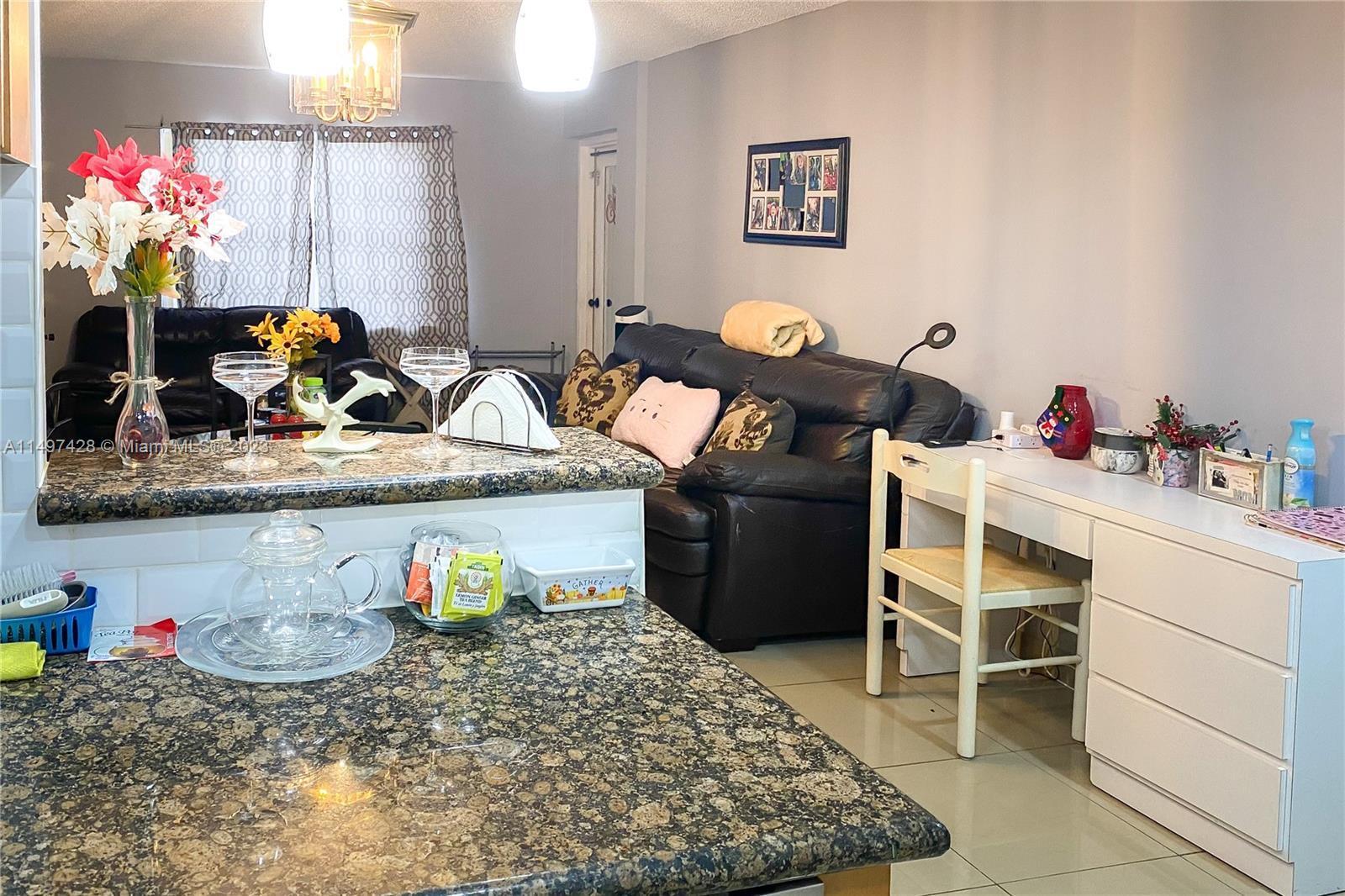 HERITAGE CIRCLE - Residential Lease