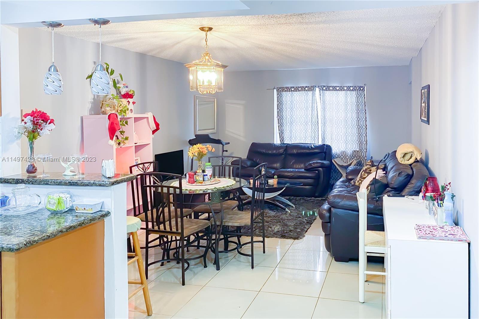 HERITAGE CIRCLE - Residential Lease