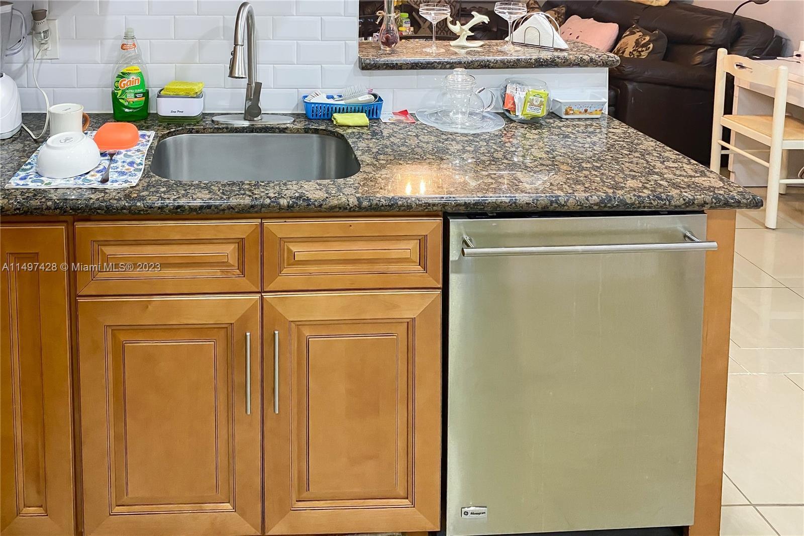 HERITAGE CIRCLE - Residential Lease