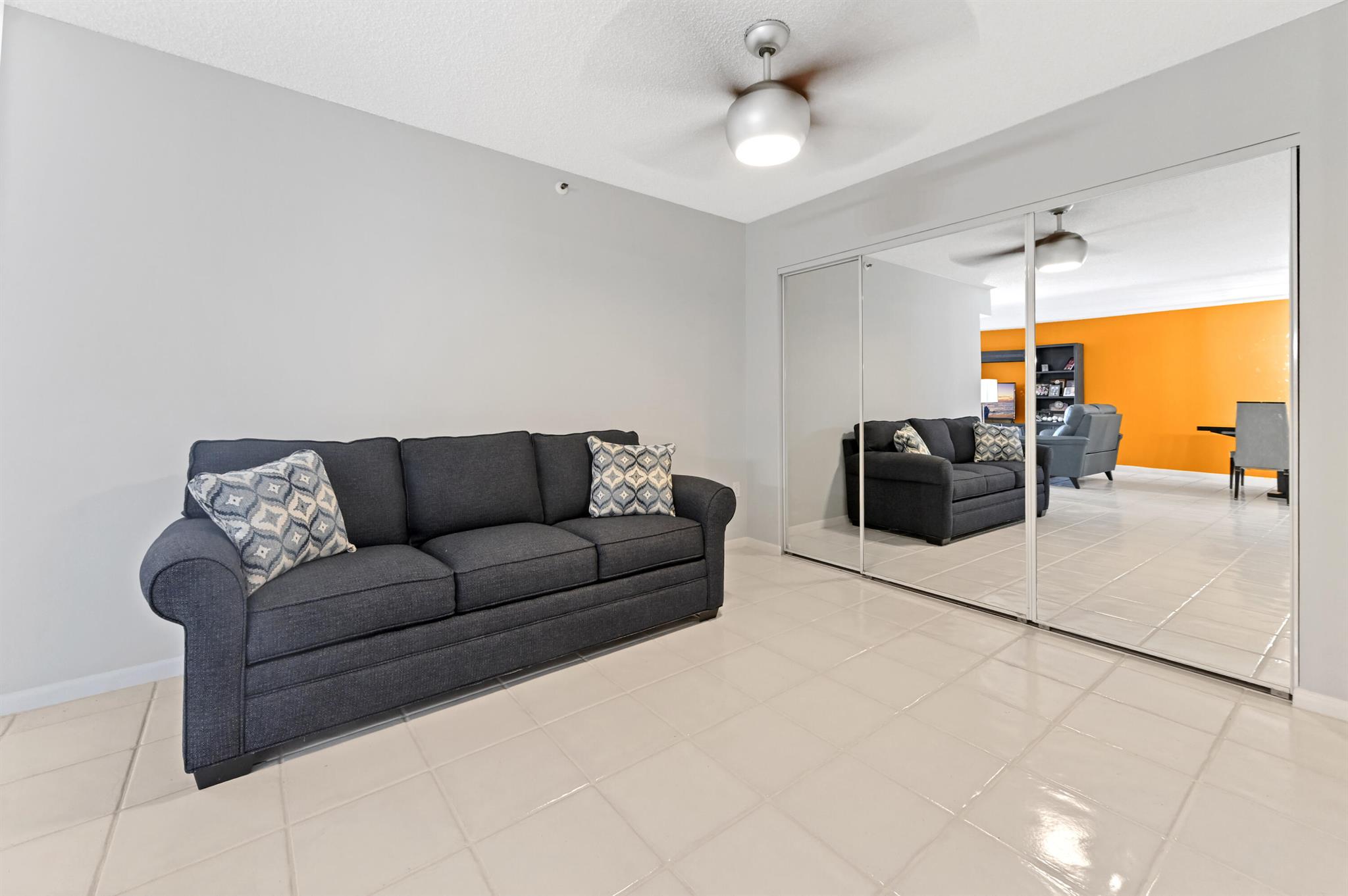 HUNTINGTON POINTE - Residential