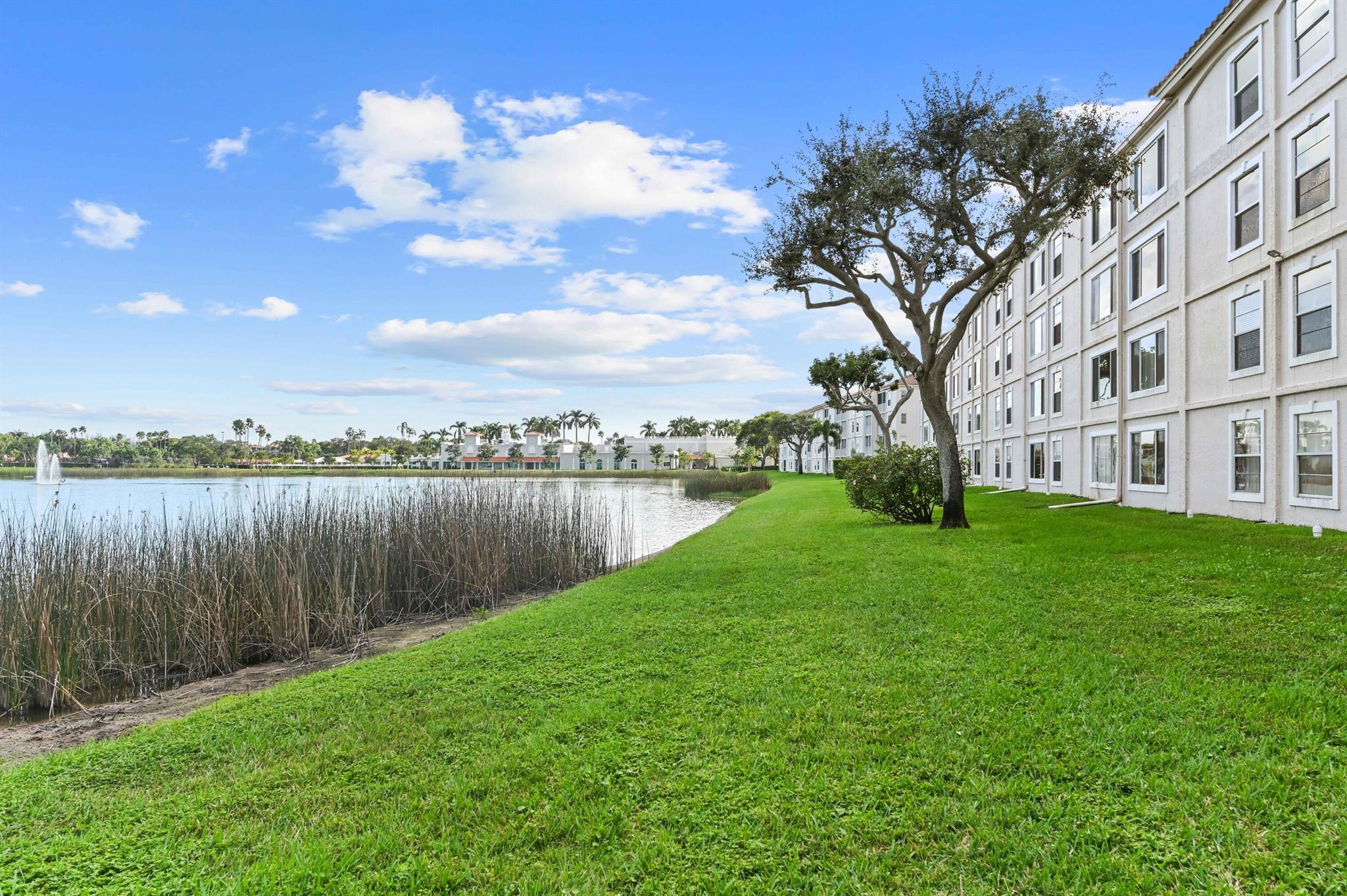 HUNTINGTON POINTE - Residential