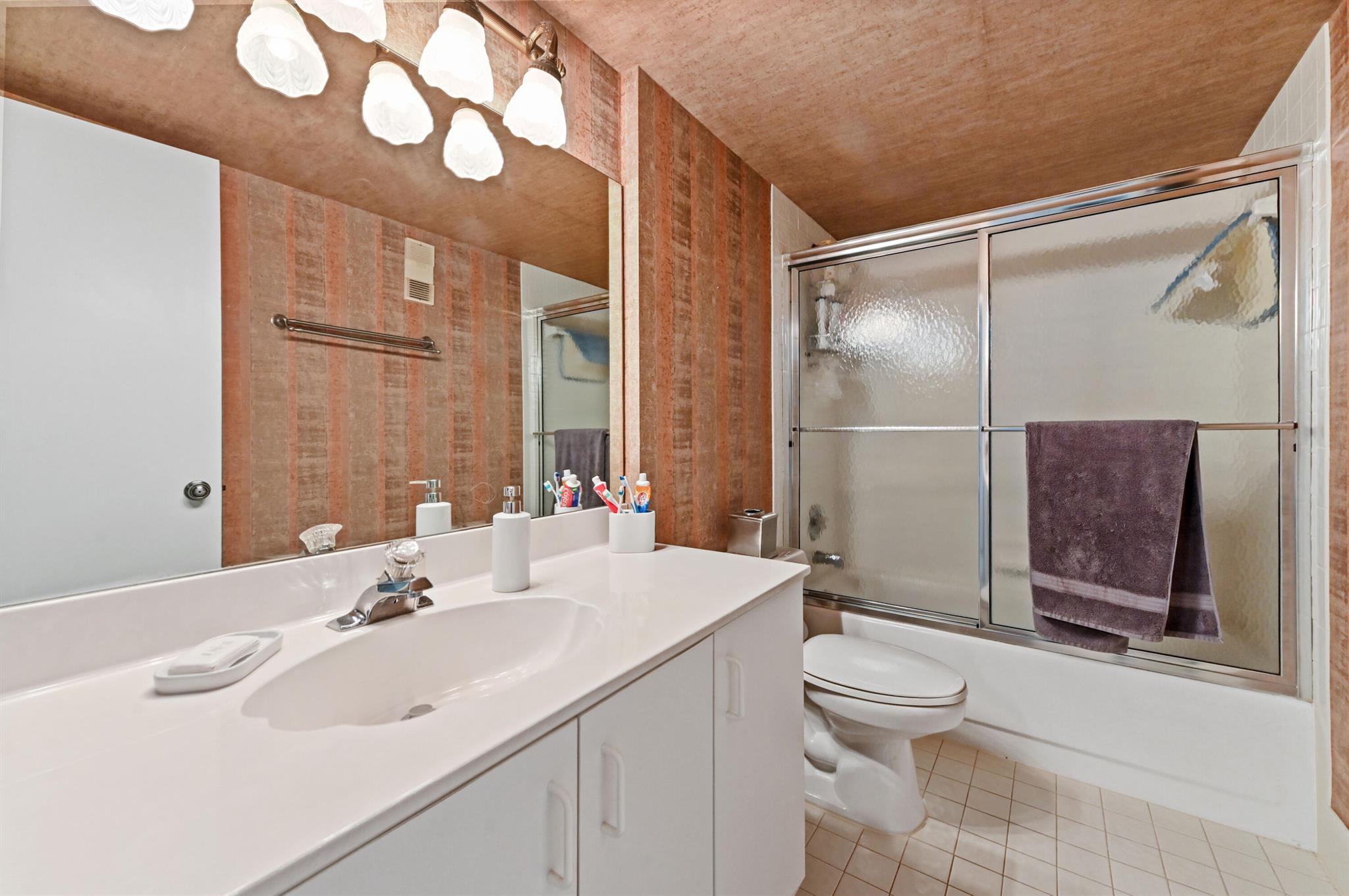 HUNTINGTON POINTE - Residential