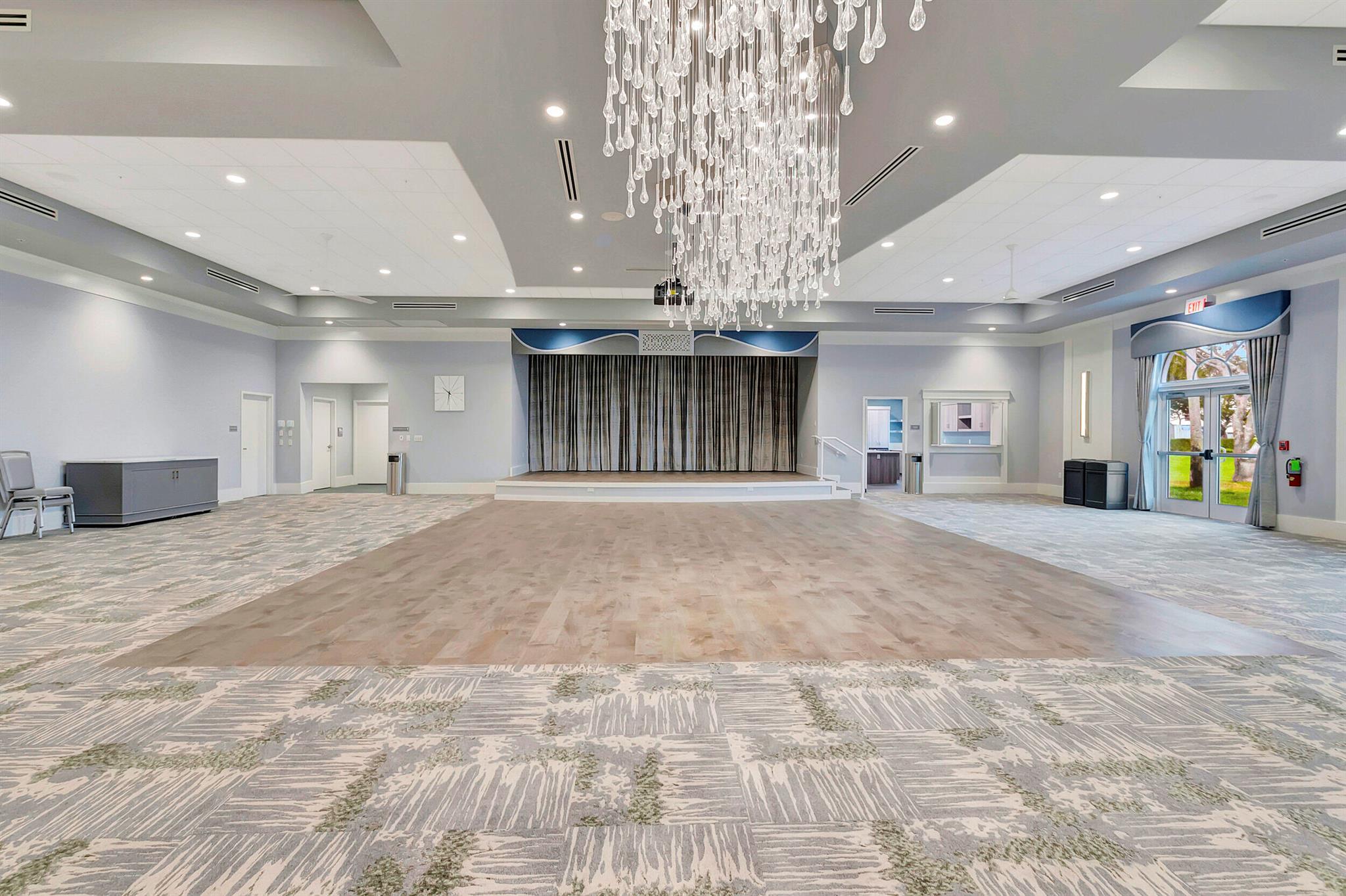 HUNTINGTON POINTE - Residential