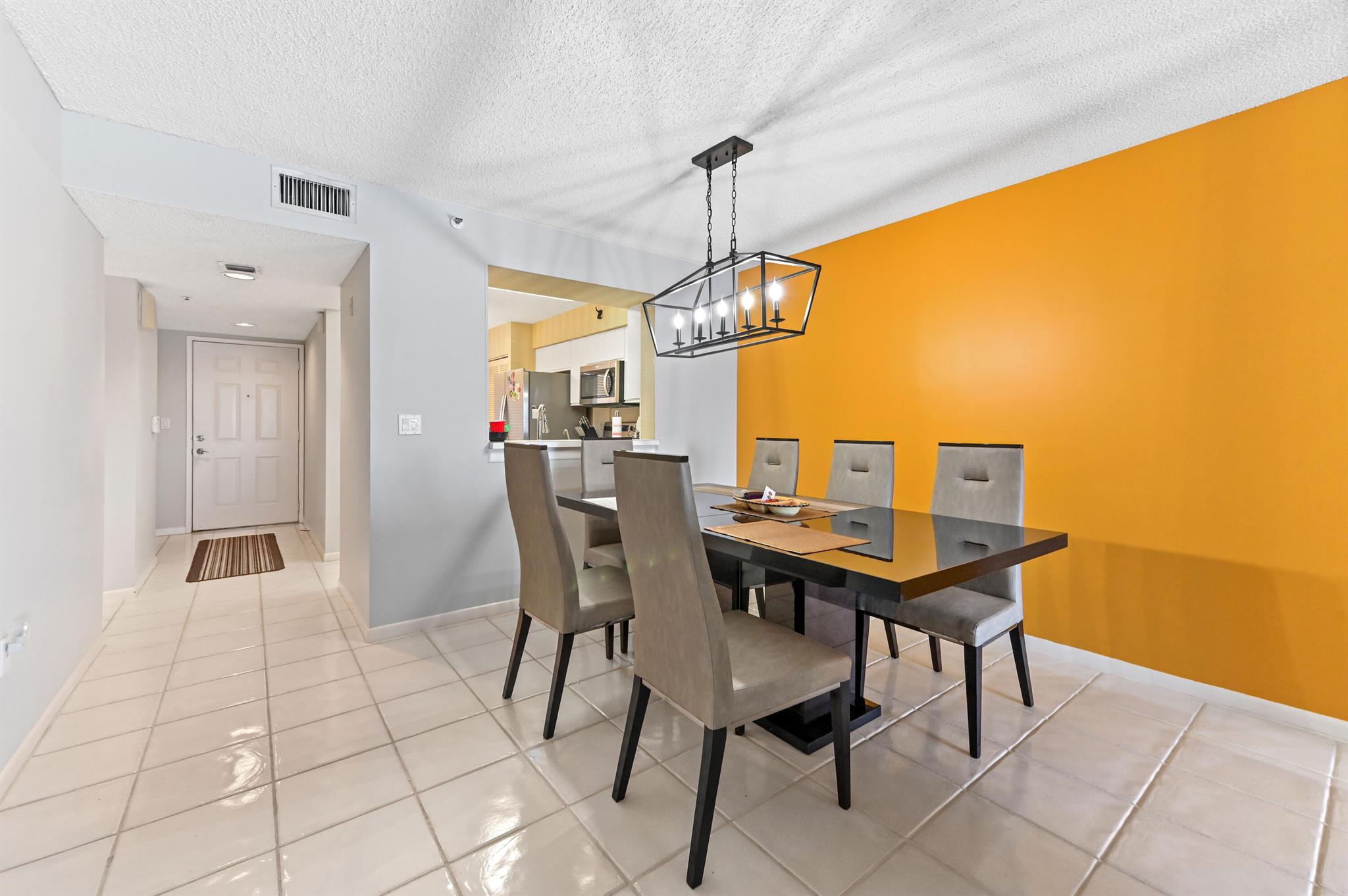 HUNTINGTON POINTE - Residential