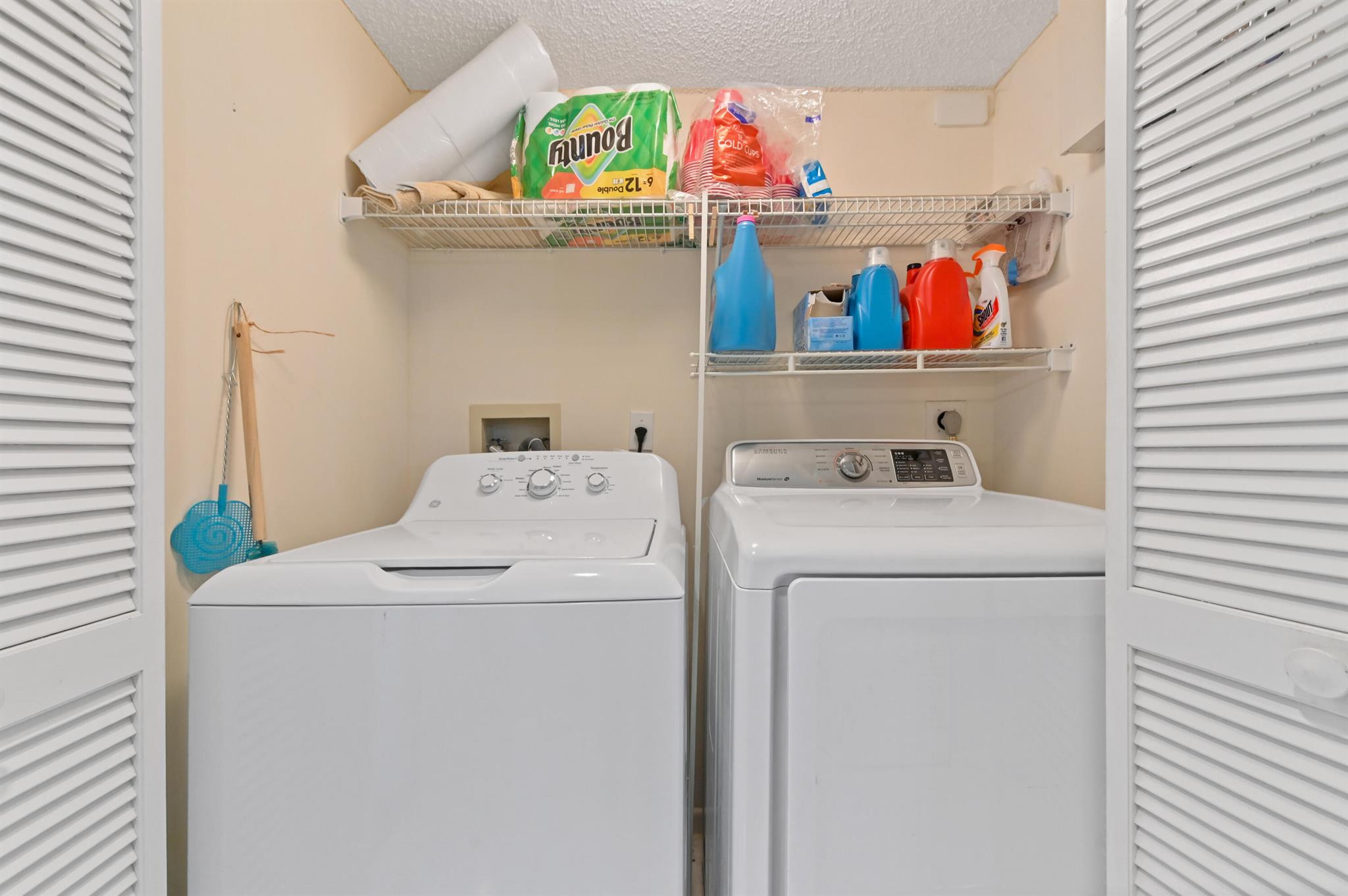 HUNTINGTON POINTE - Residential