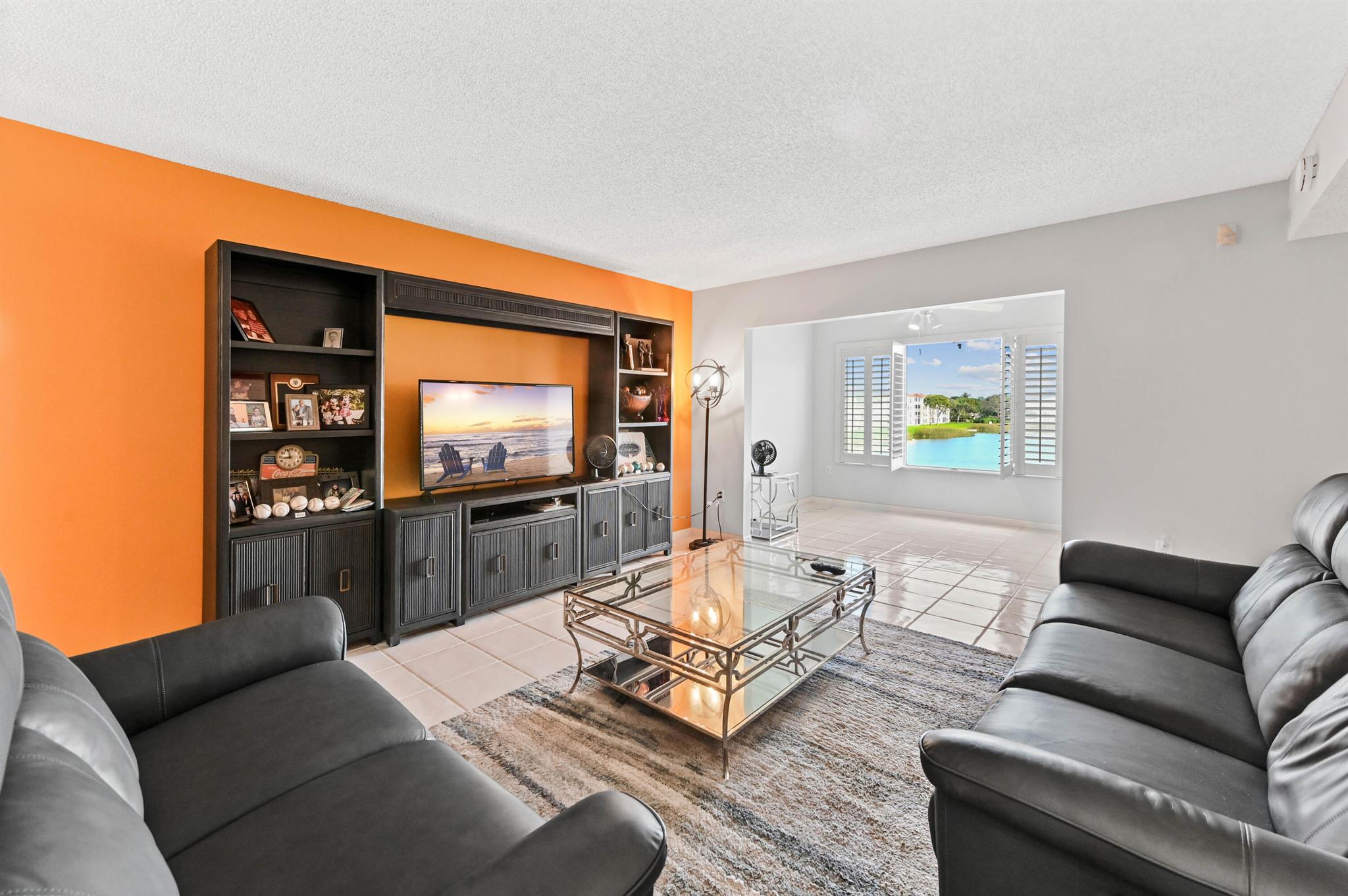 HUNTINGTON POINTE - Residential