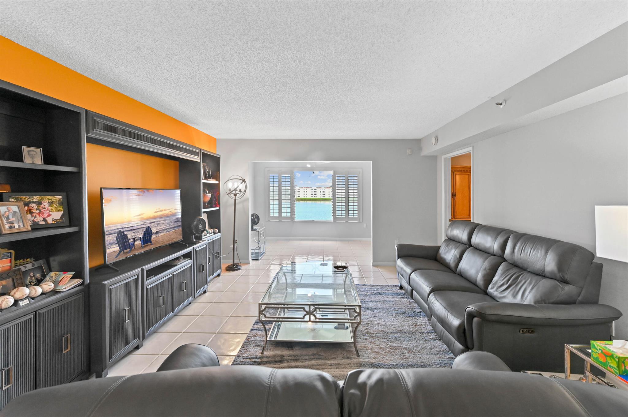 HUNTINGTON POINTE - Residential