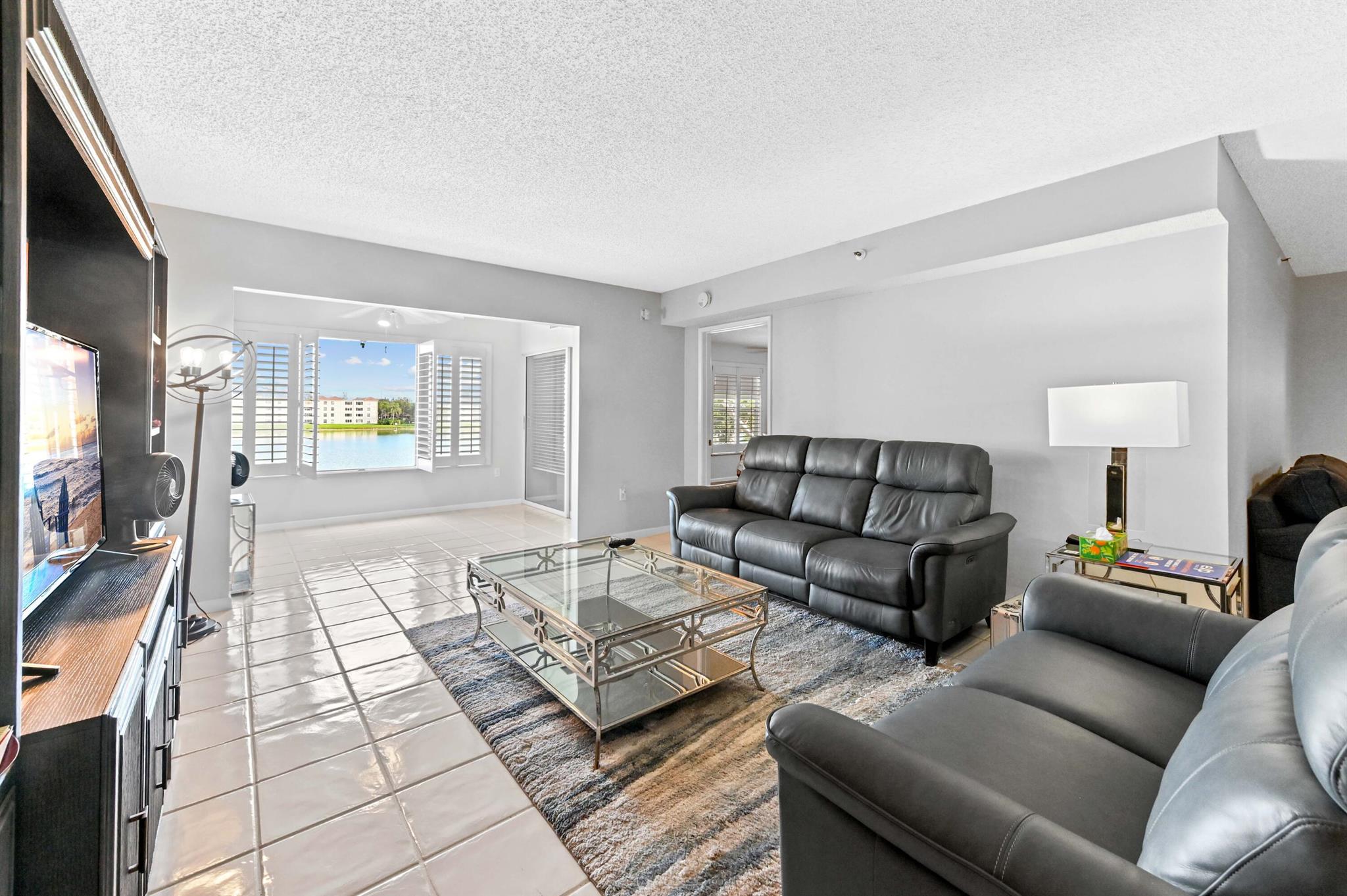 HUNTINGTON POINTE - Residential