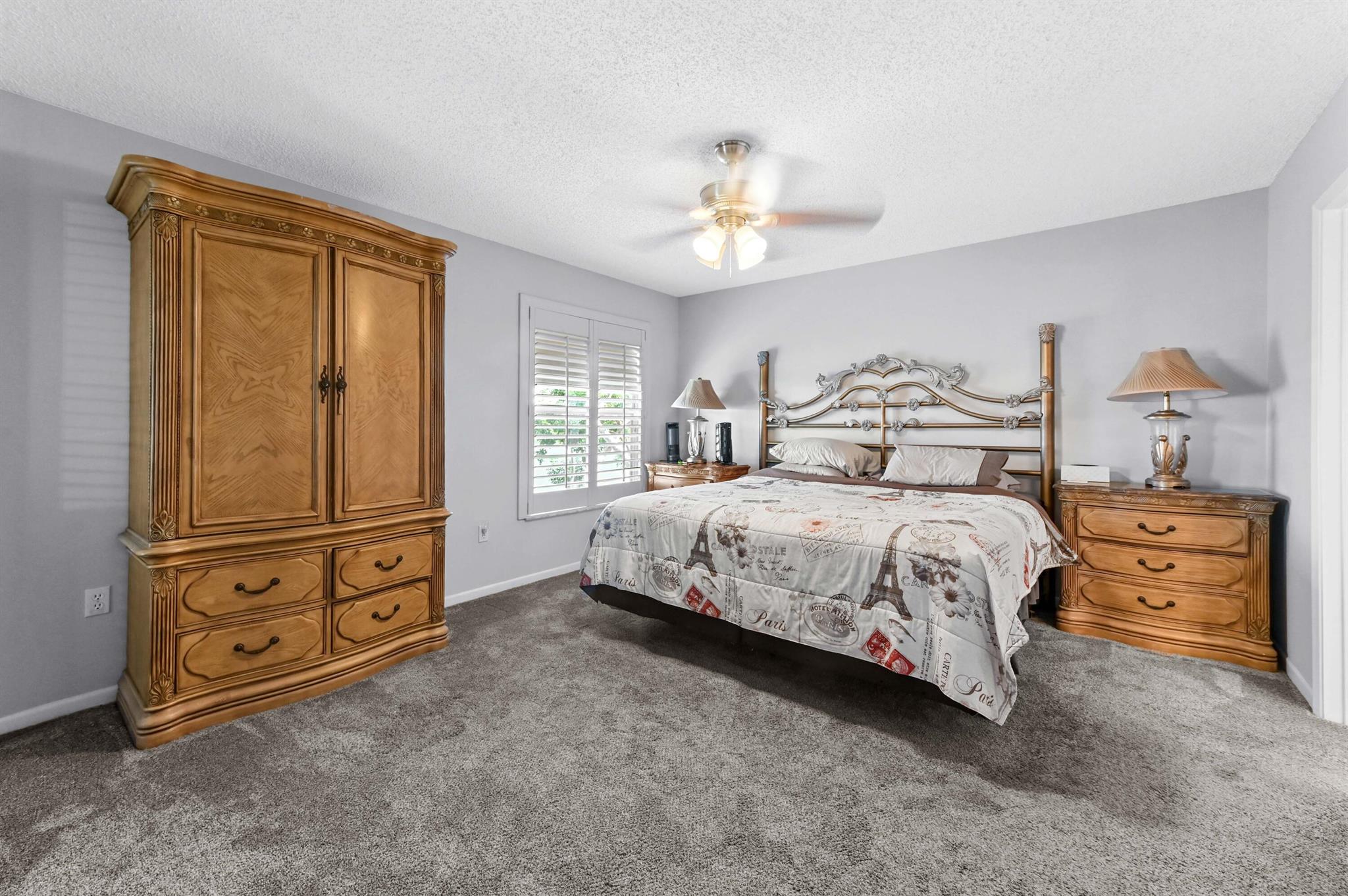 HUNTINGTON POINTE - Residential