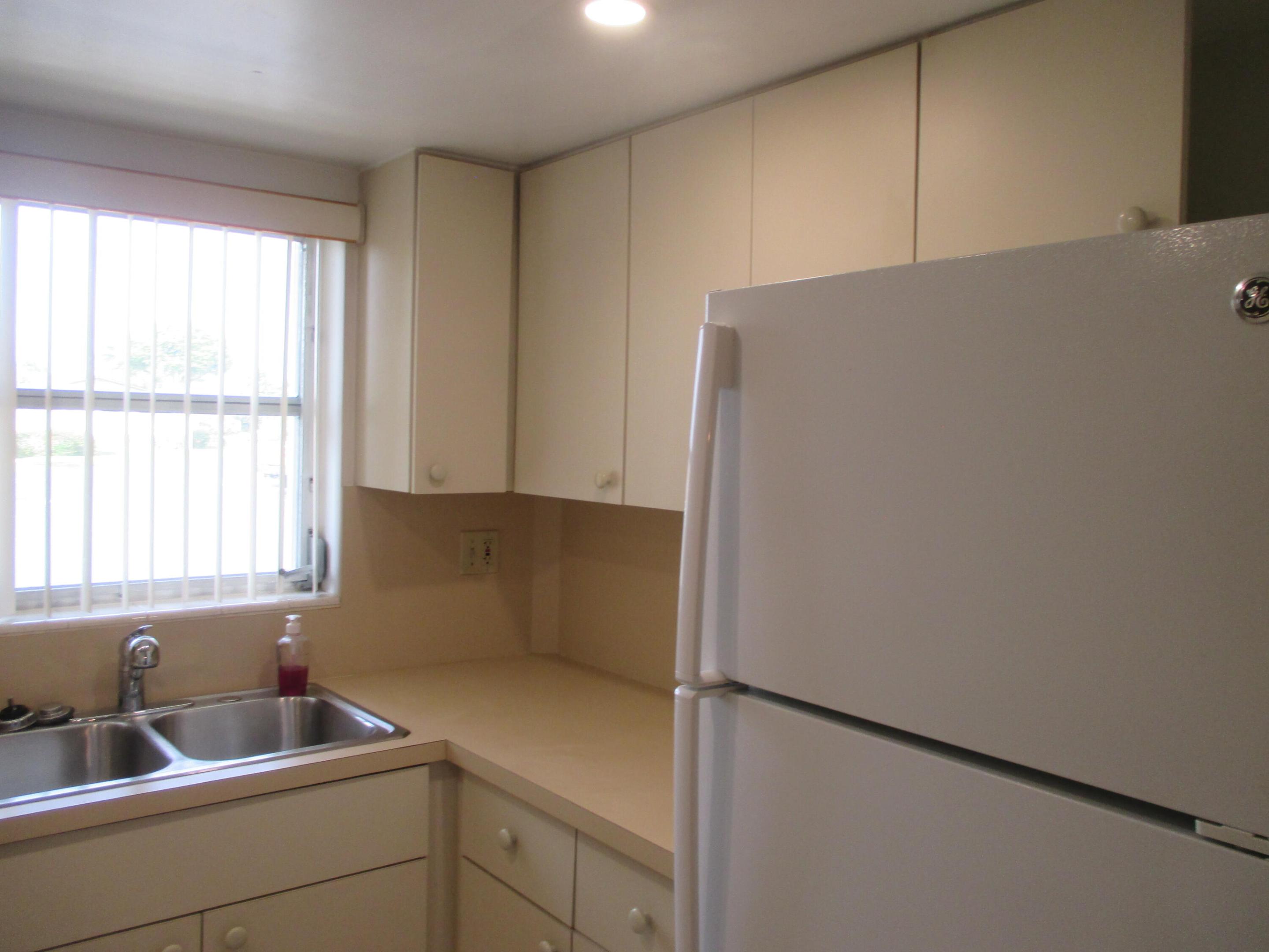 CRESTHAVEN VILLAS - Residential Lease