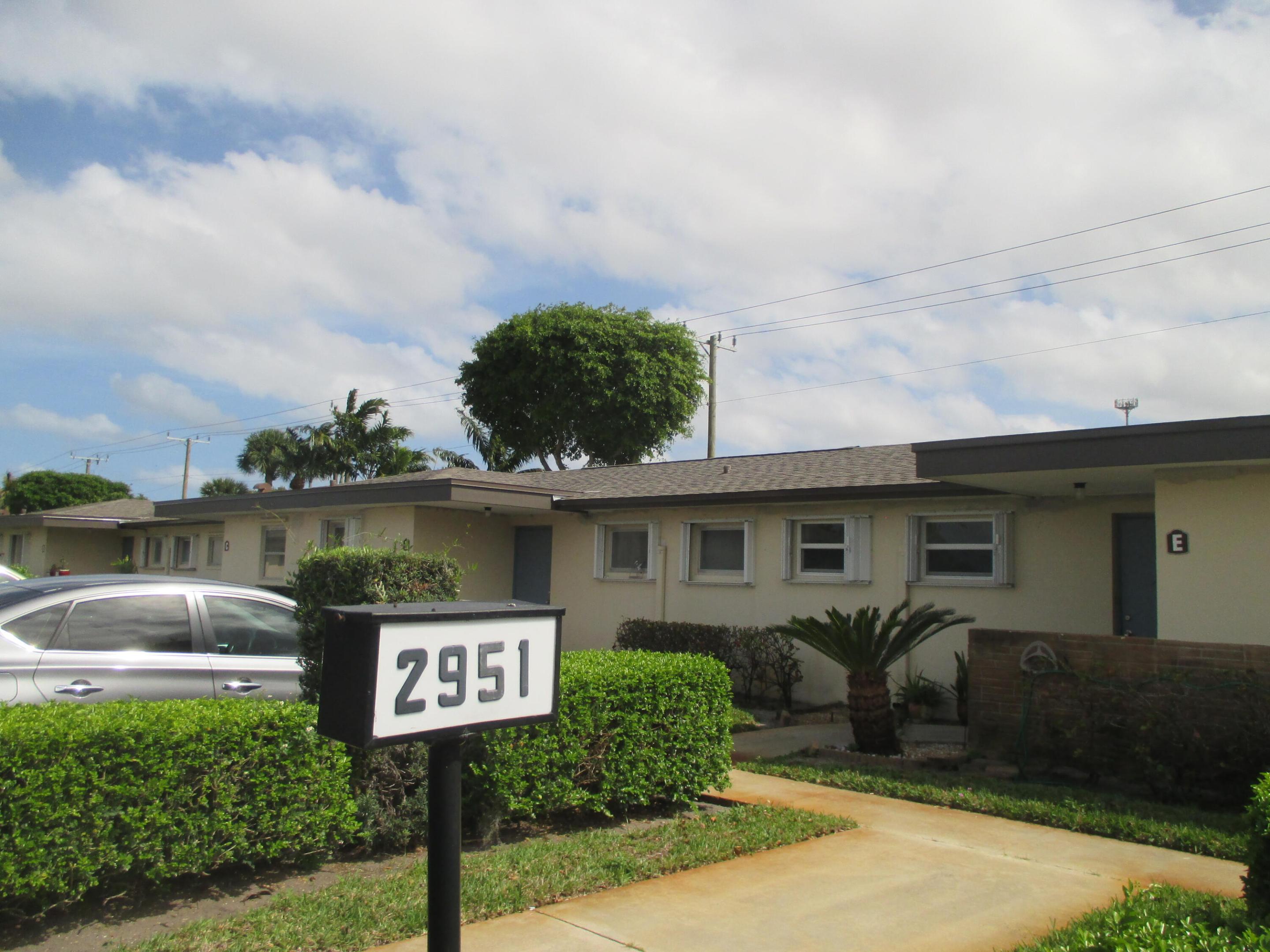 CRESTHAVEN VILLAS - Residential Lease