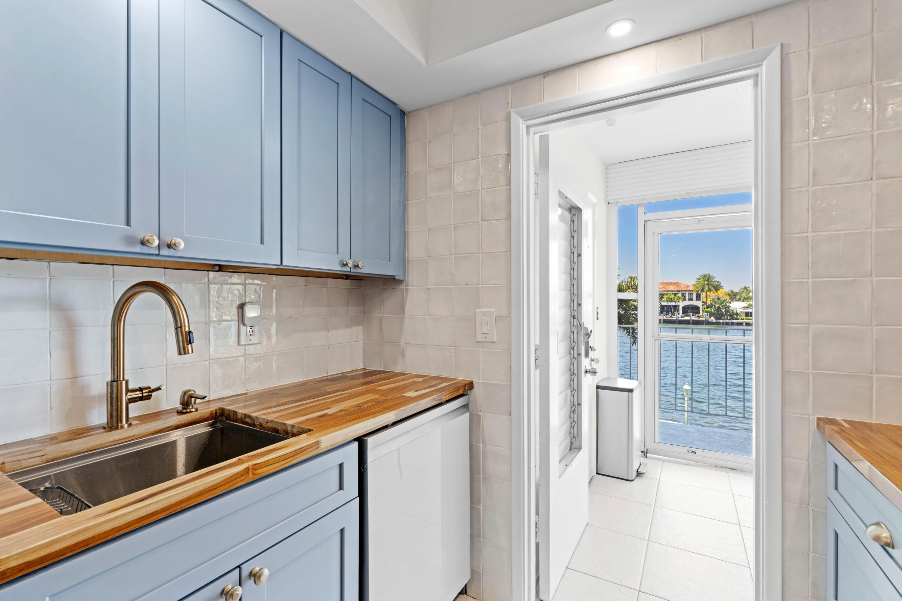 COASTAL WINDS CONDO - Residential