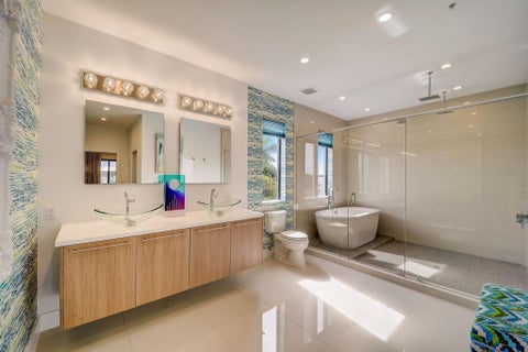 Tiny photo for 173 SE 1st Circle, Pompano Beach, FL 33060 (MLS # B26079095)