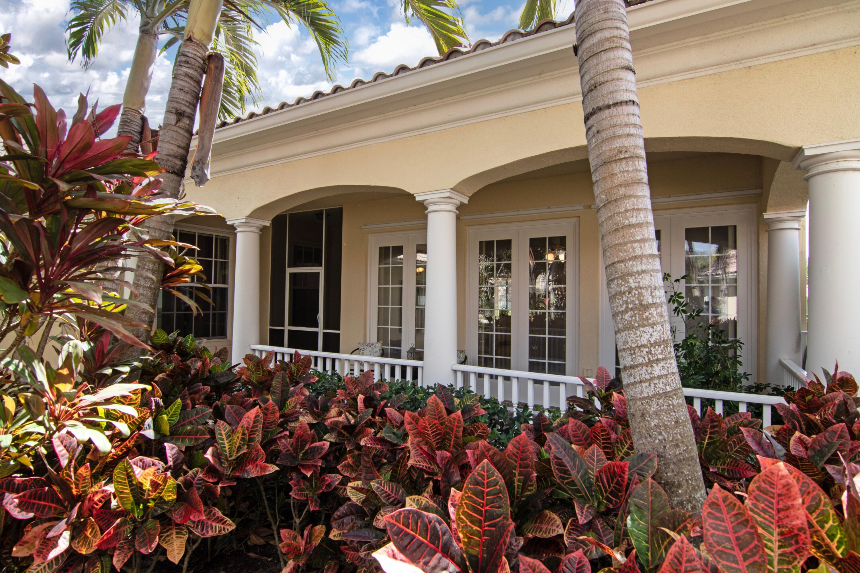 VILLAGEWALK OF WELLINGTON 2 - Residential