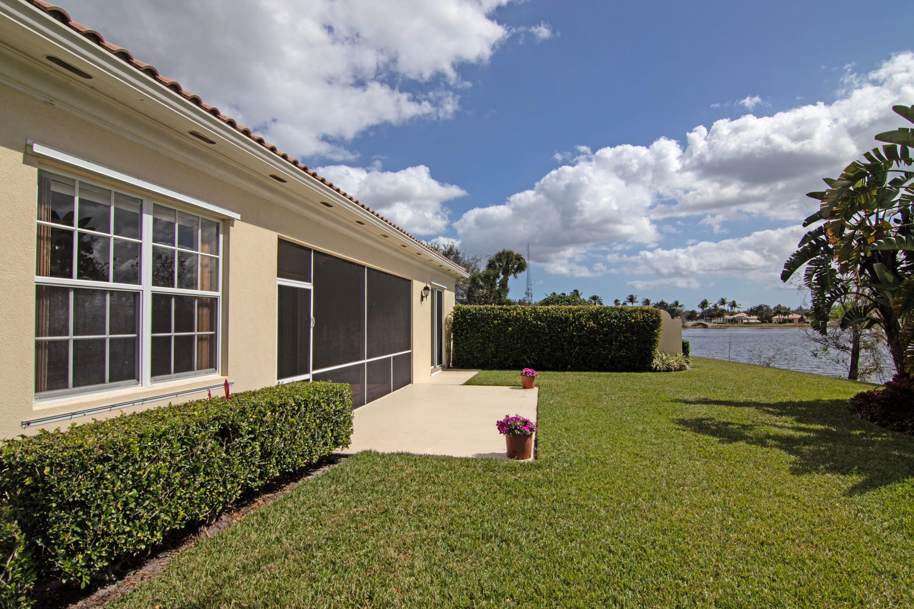 VILLAGEWALK OF WELLINGTON 2 - Residential