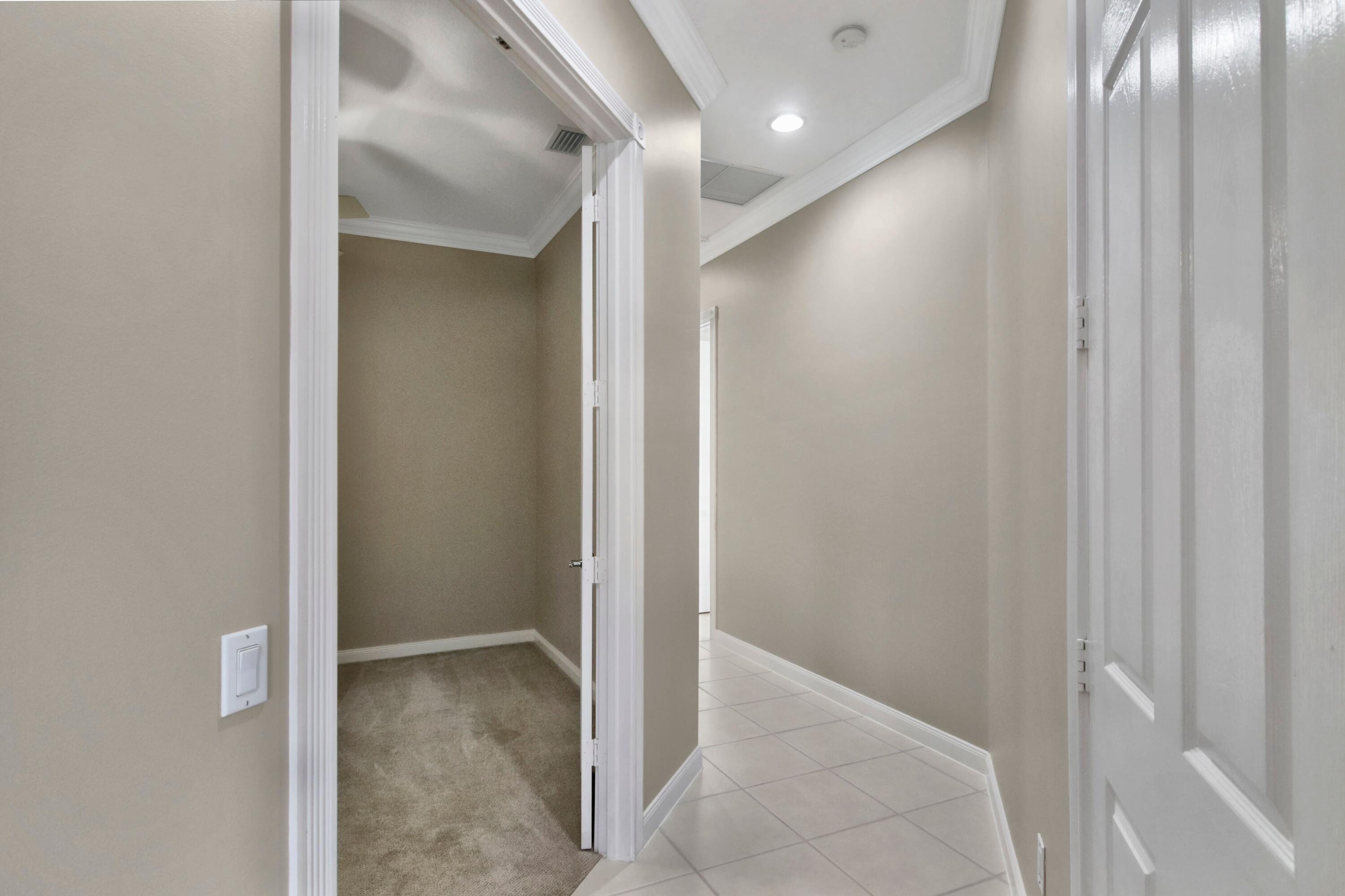 VILLAGEWALK OF WELLINGTON 2 - Residential