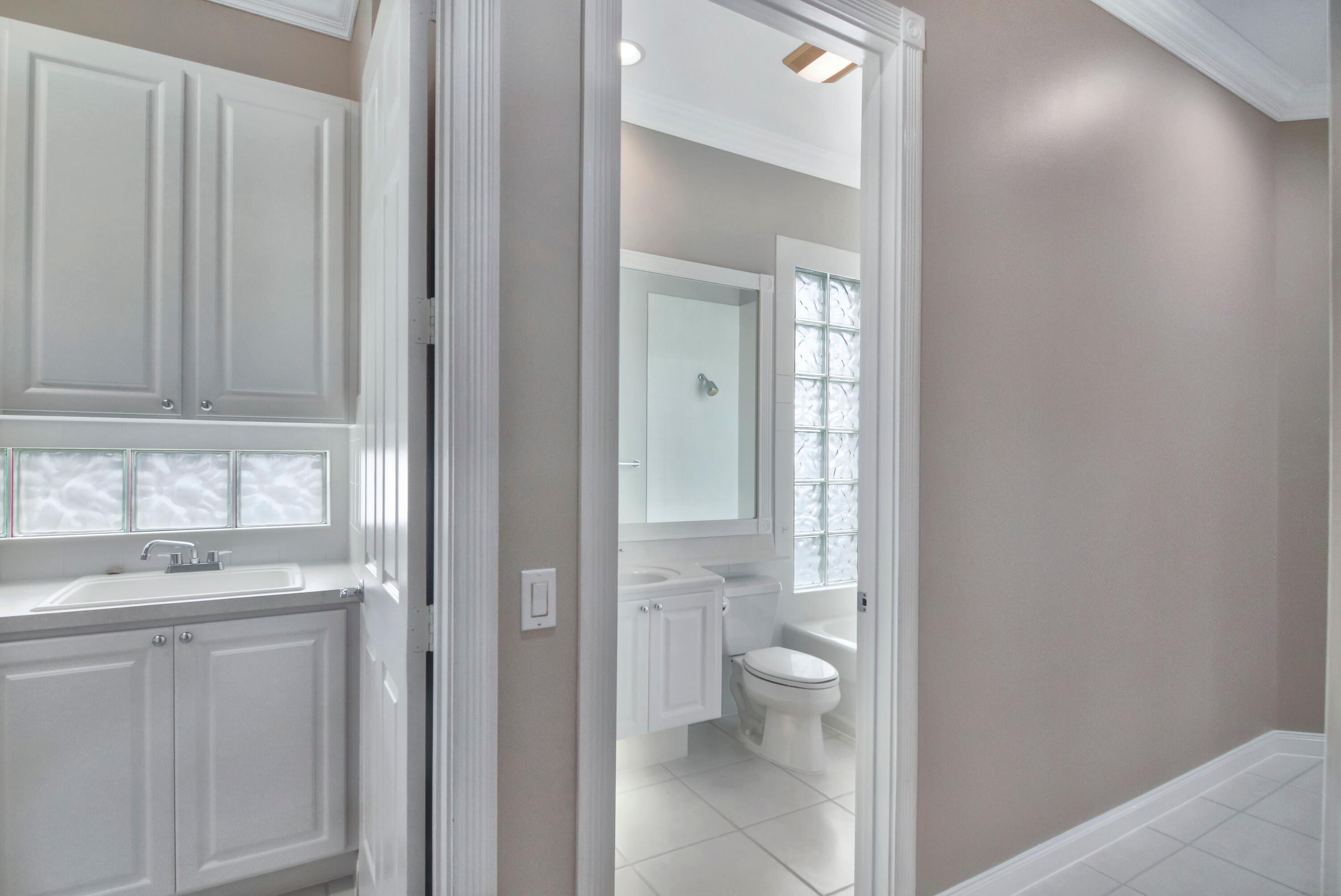 VILLAGEWALK OF WELLINGTON 2 - Residential