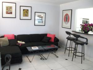 KINGS POINT SAXONY CONDOS - Residential