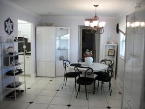 KINGS POINT SAXONY CONDOS - Residential