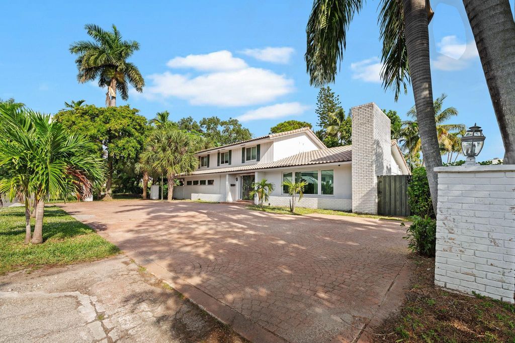 Photo of 4620 NE 25th Avenue, Fort Lauderdale, FL 33308 (MLS # B26024847)